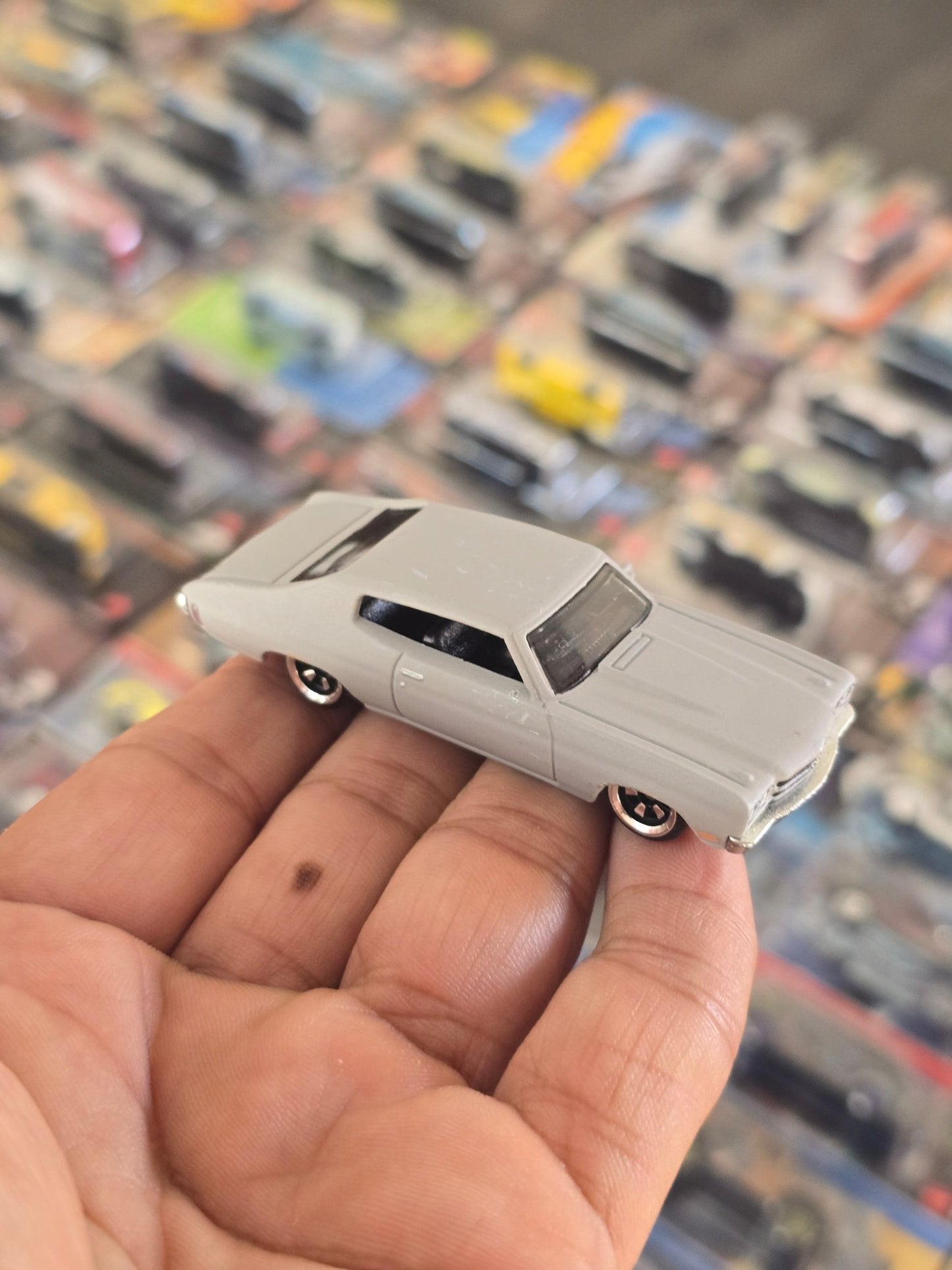 Premium Hot Wheels 1970 Chevrolet Chevelle SS - Used Car - Kinder Logs