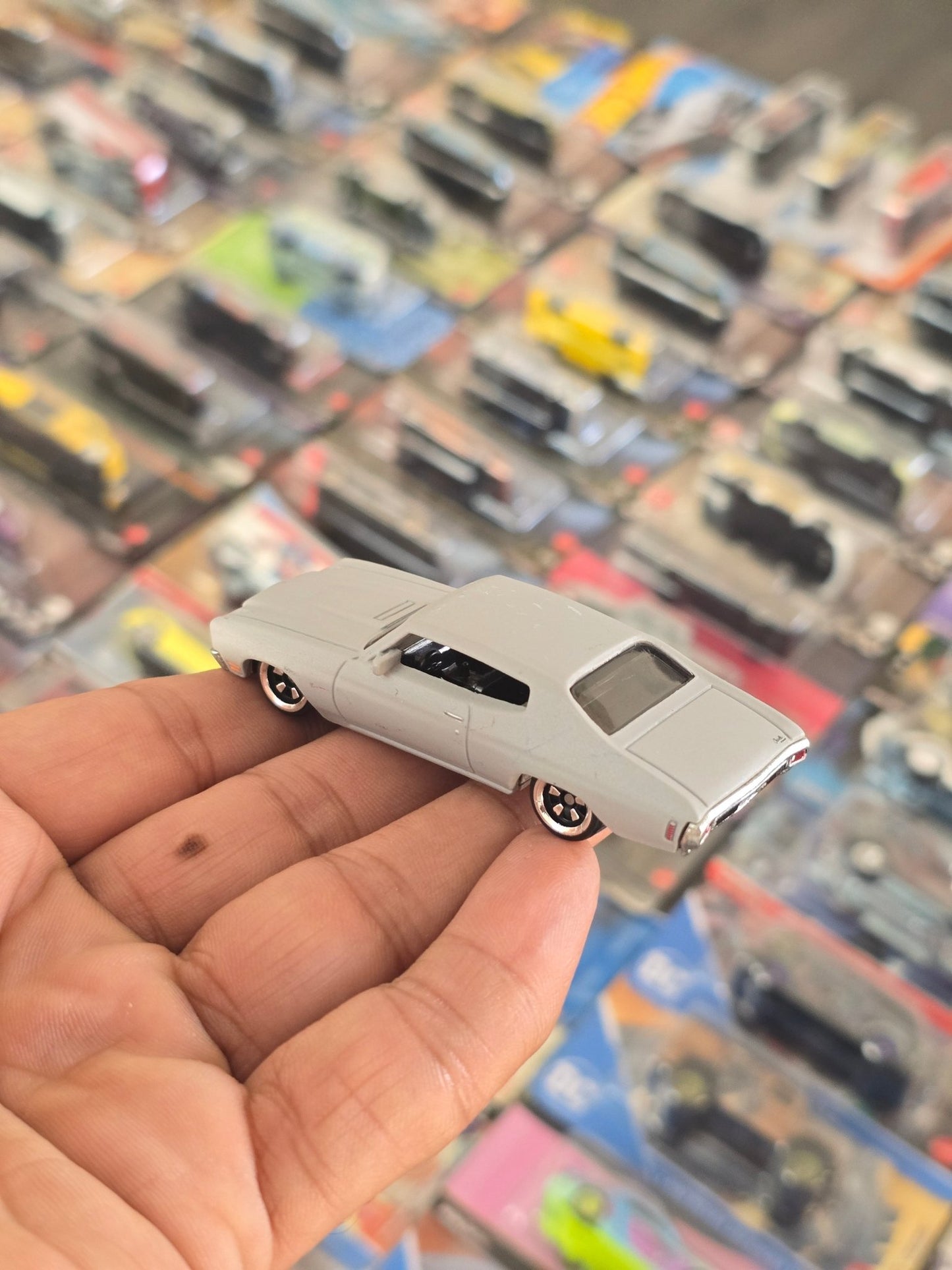 Premium Hot Wheels 1970 Chevrolet Chevelle SS - Used Car - Kinder Logs