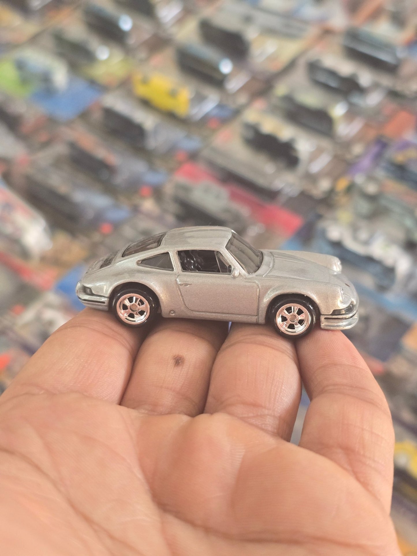 Premium Hot Wheels 1971 Porsche 911 - Top Gun Maverick (Uncarded) - Kinder Logs