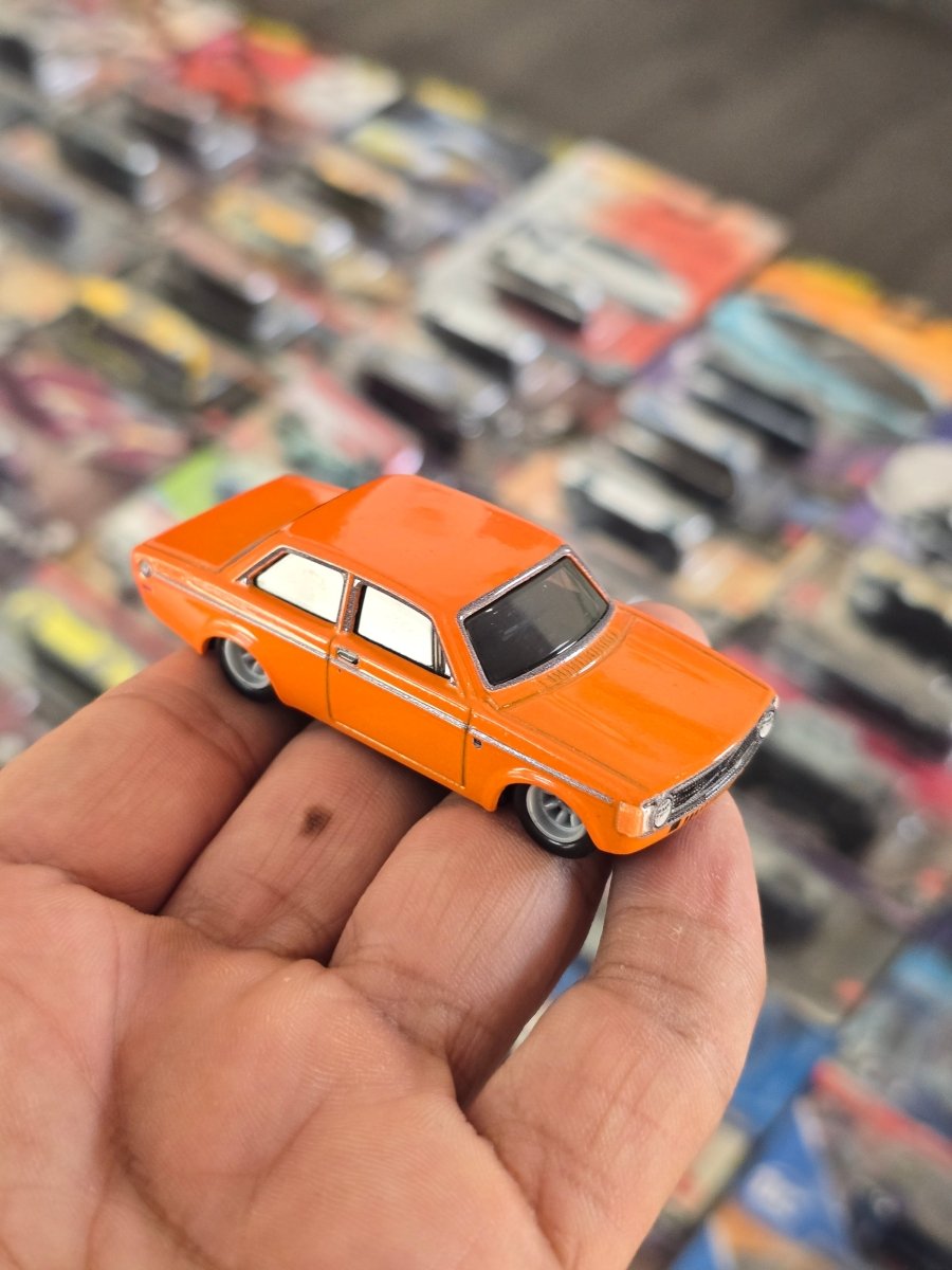 Premium Hot Wheels 1973 Volvo 142 GL (Uncarded) - Kinder Logs