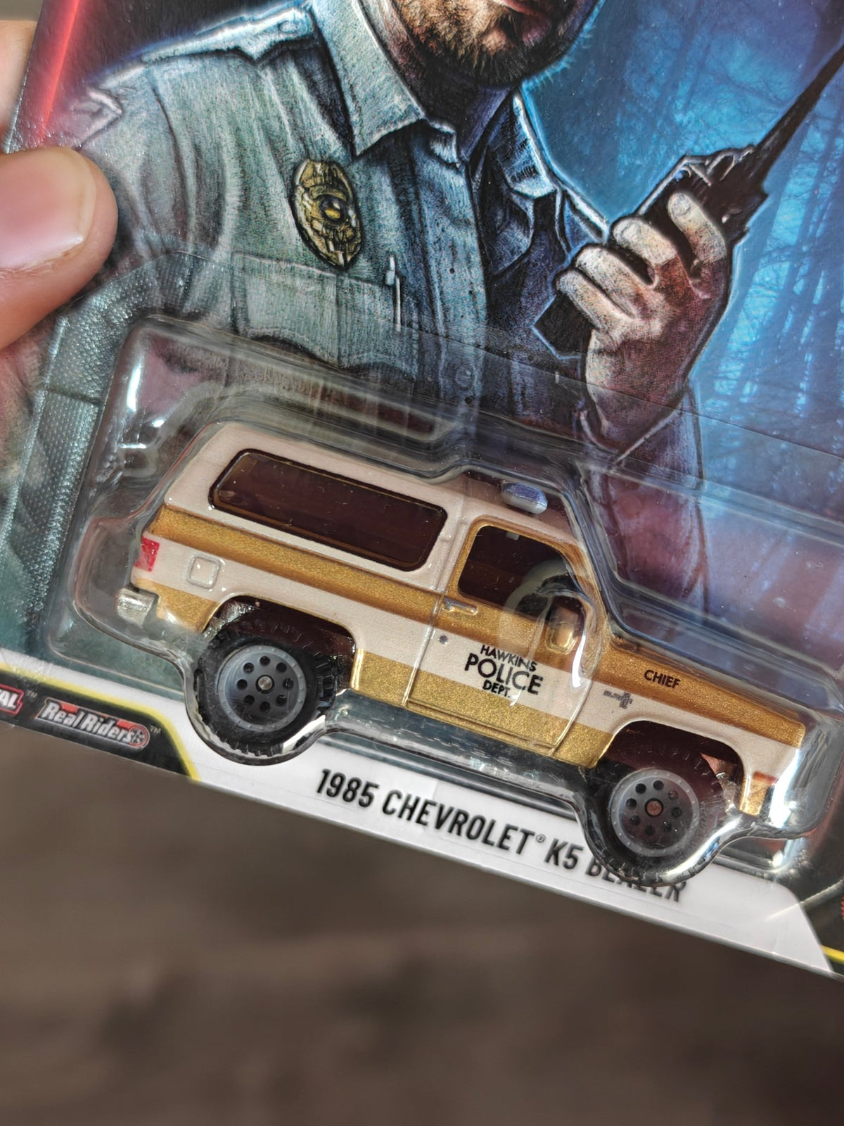 Premium Hot Wheels 1985 Chevrolet K5 Blazer 'Stranger Things' (Imported) - Kinder Logs