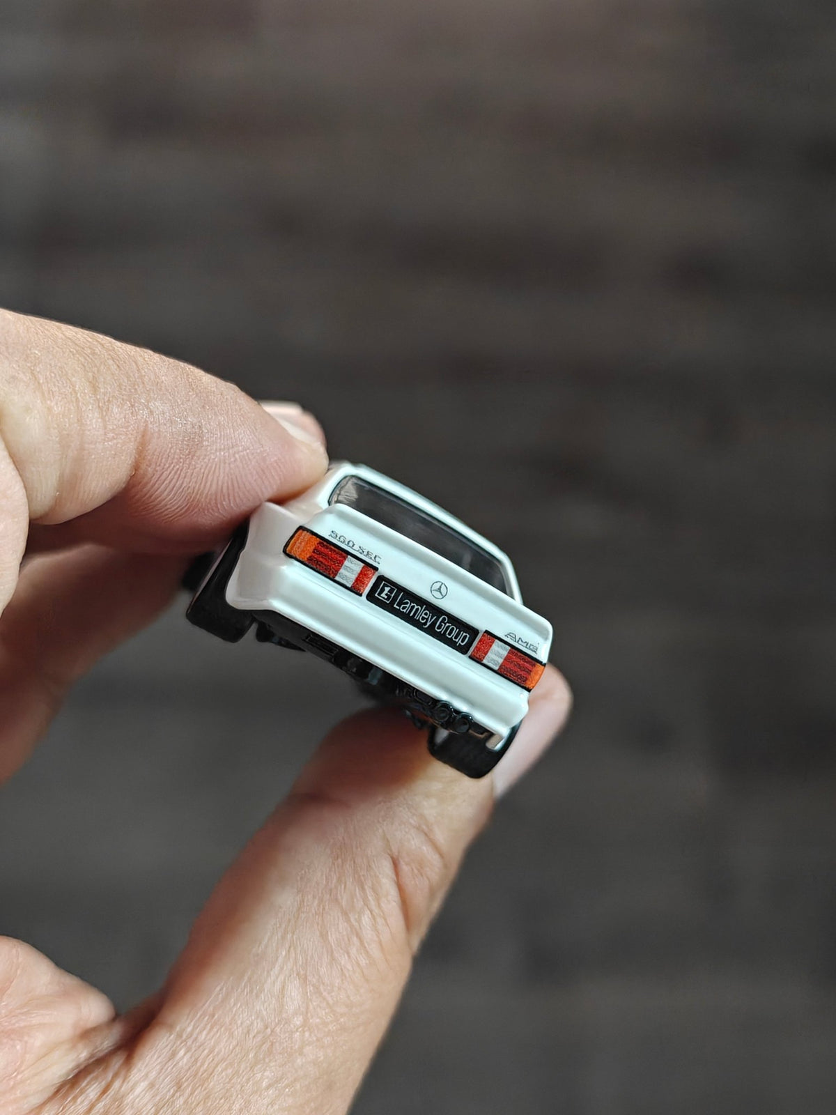 Premium Hot Wheels 1989 Mercedes-Benz 560 SEC AMG - White (Uncarded - New) - Kinder Logs