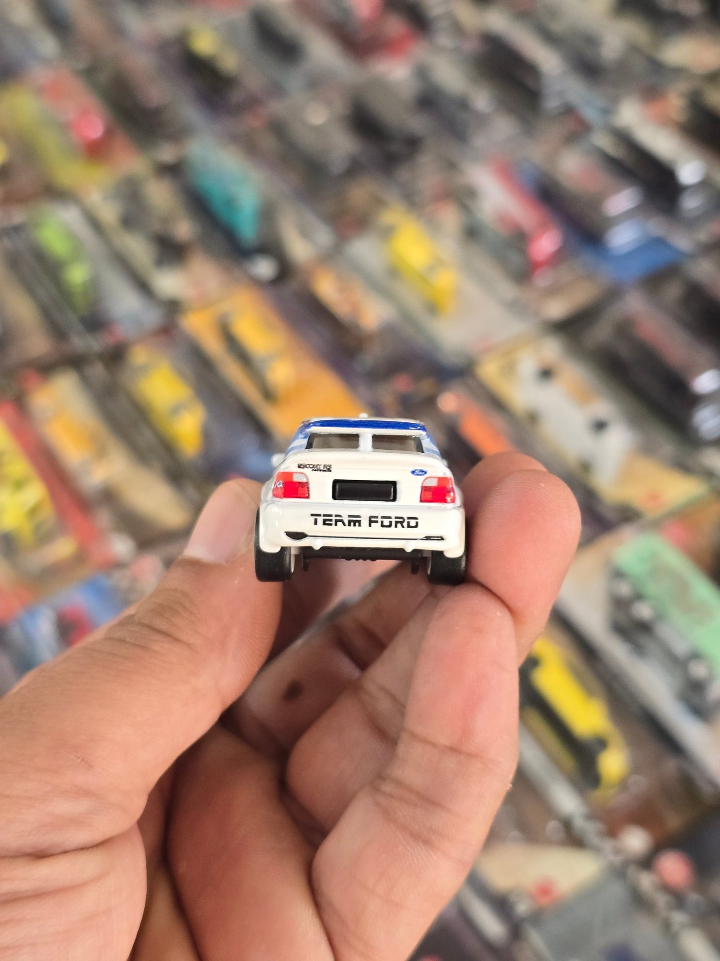 Premium Hot Wheels 1993 Ford Escort RS Cosworth - White (Uncarded) - Kinder Logs
