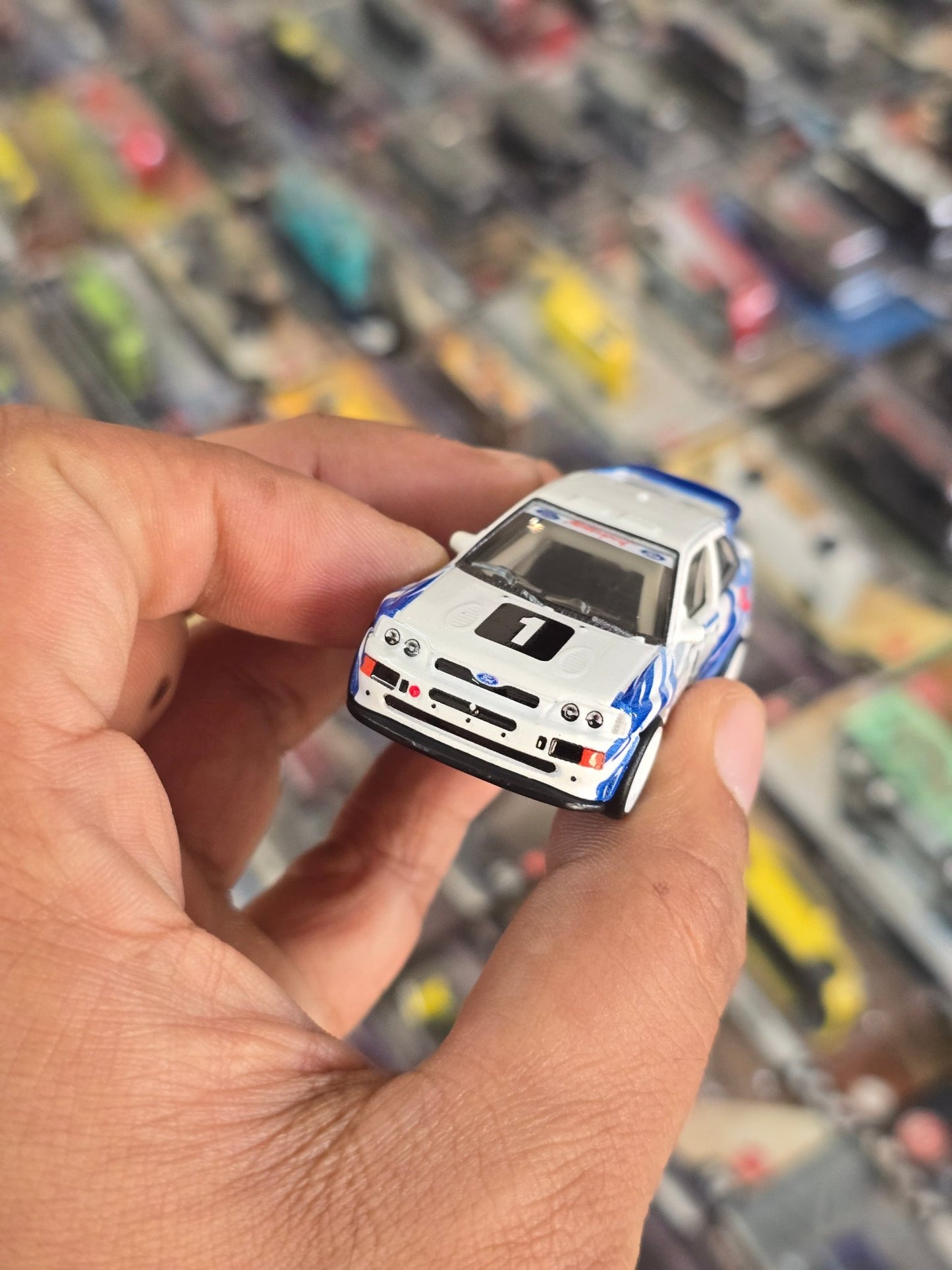Premium Hot Wheels 1993 Ford Escort RS Cosworth - White (Uncarded) - Kinder Logs