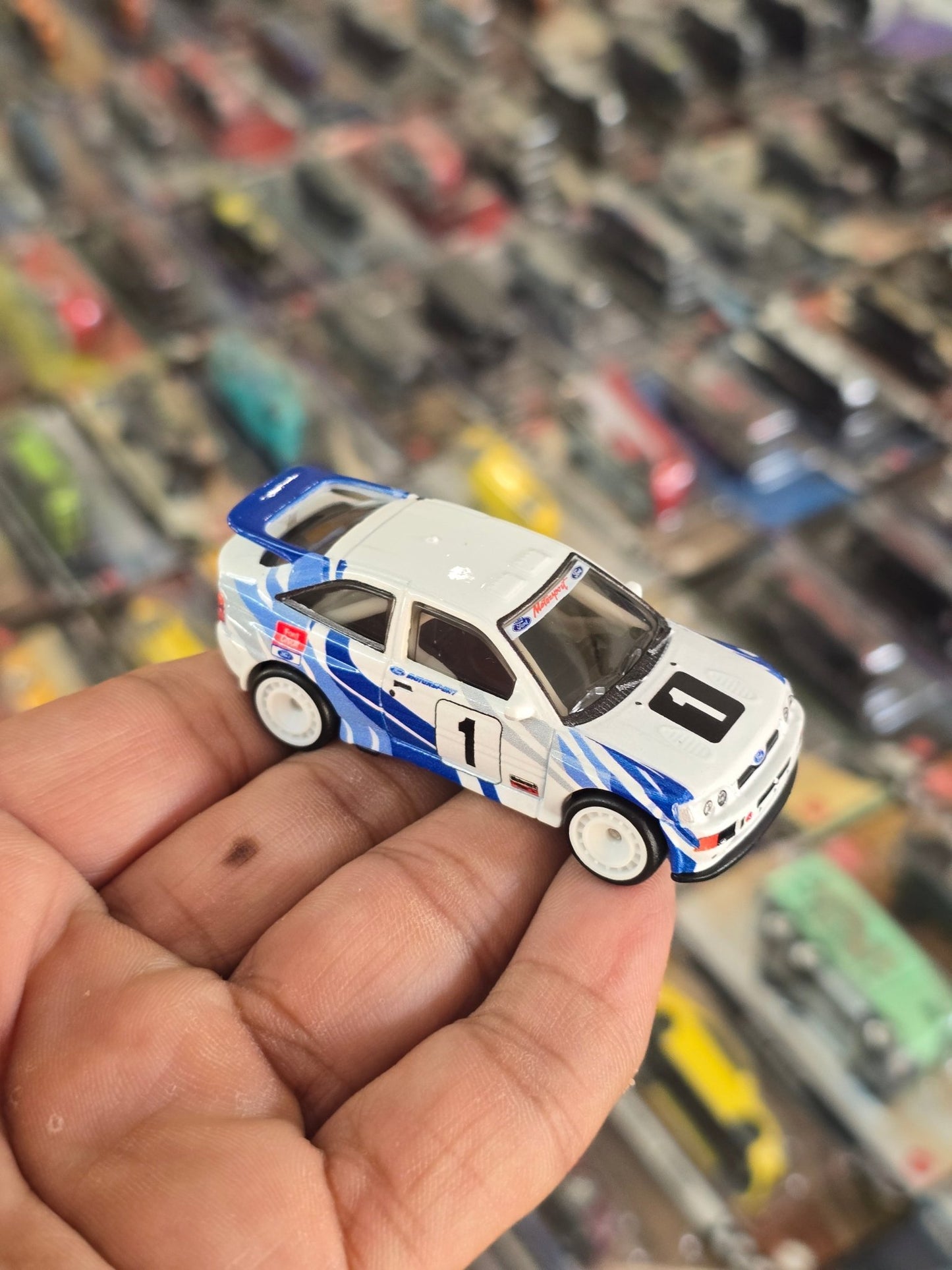 Premium Hot Wheels 1993 Ford Escort RS Cosworth - White (Uncarded) - Kinder Logs