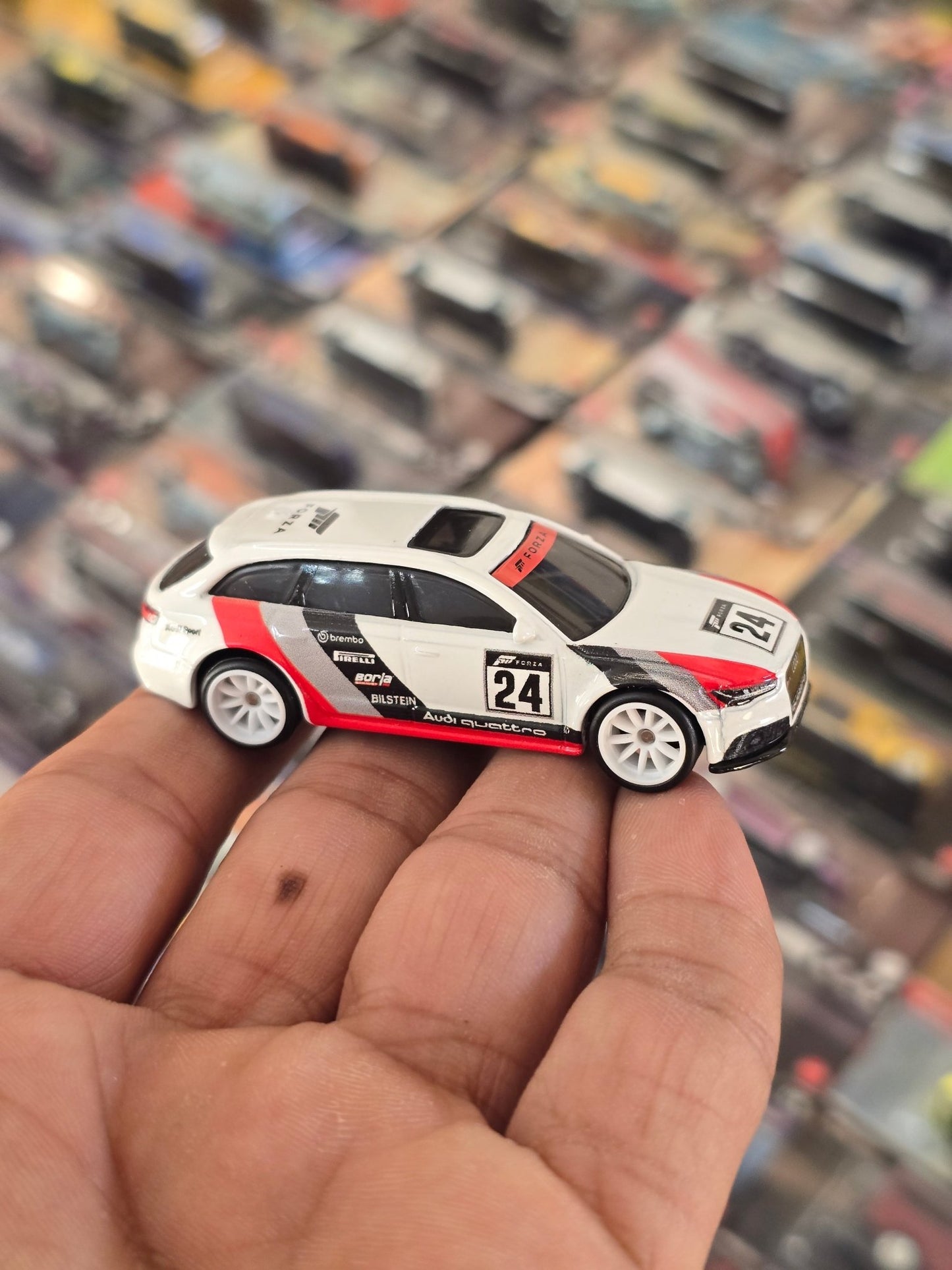 Premium Hot Wheels 2017 Audi RS6 Avant - Forza (Uncarded) - Kinder Logs