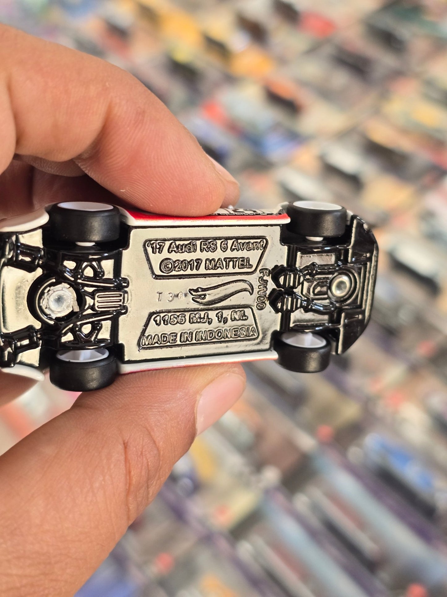 Premium Hot Wheels 2017 Audi RS6 Avant - Forza (Uncarded) - Kinder Logs