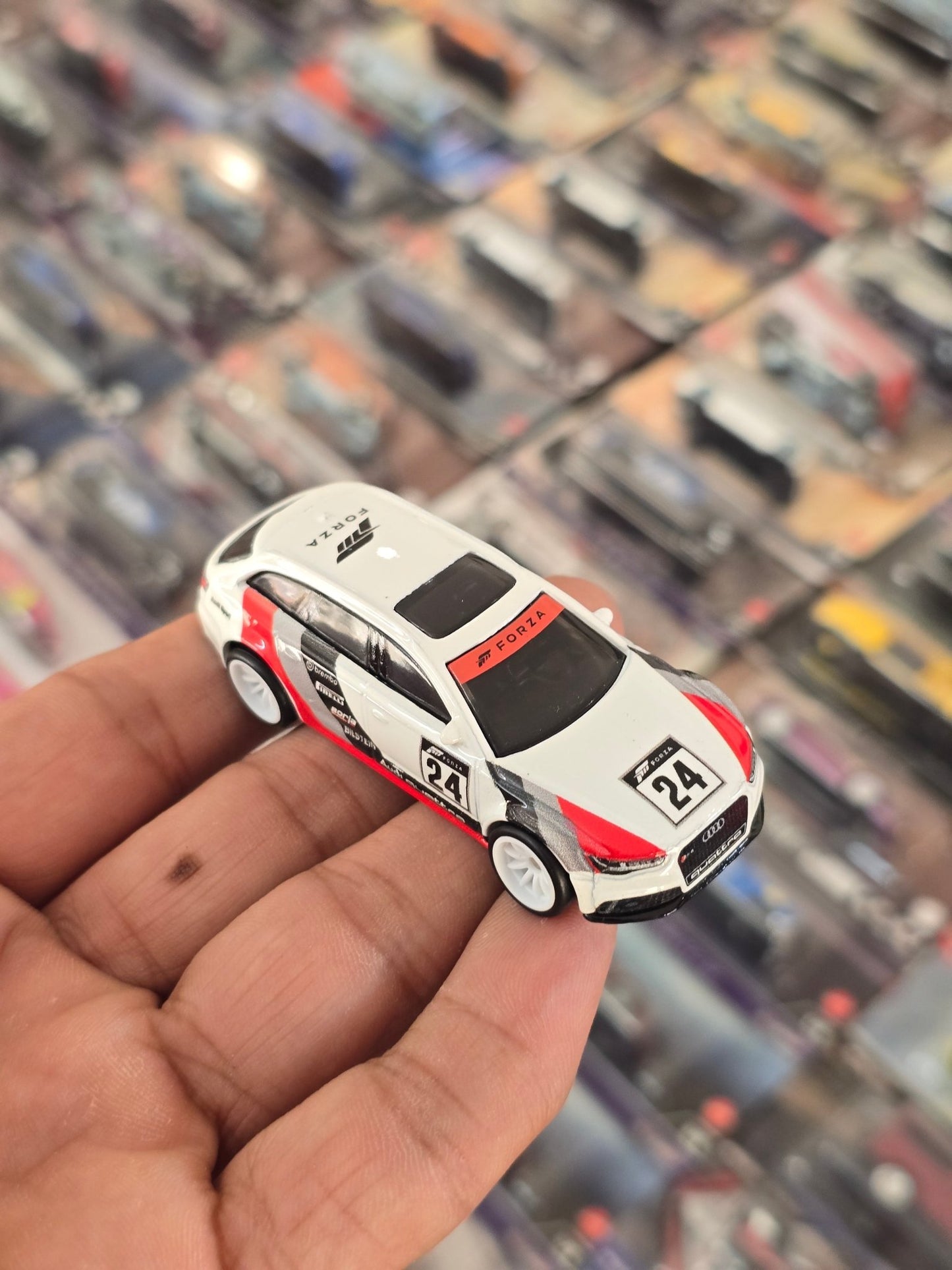 Premium Hot Wheels 2017 Audi RS6 Avant - Forza (Uncarded) - Kinder Logs