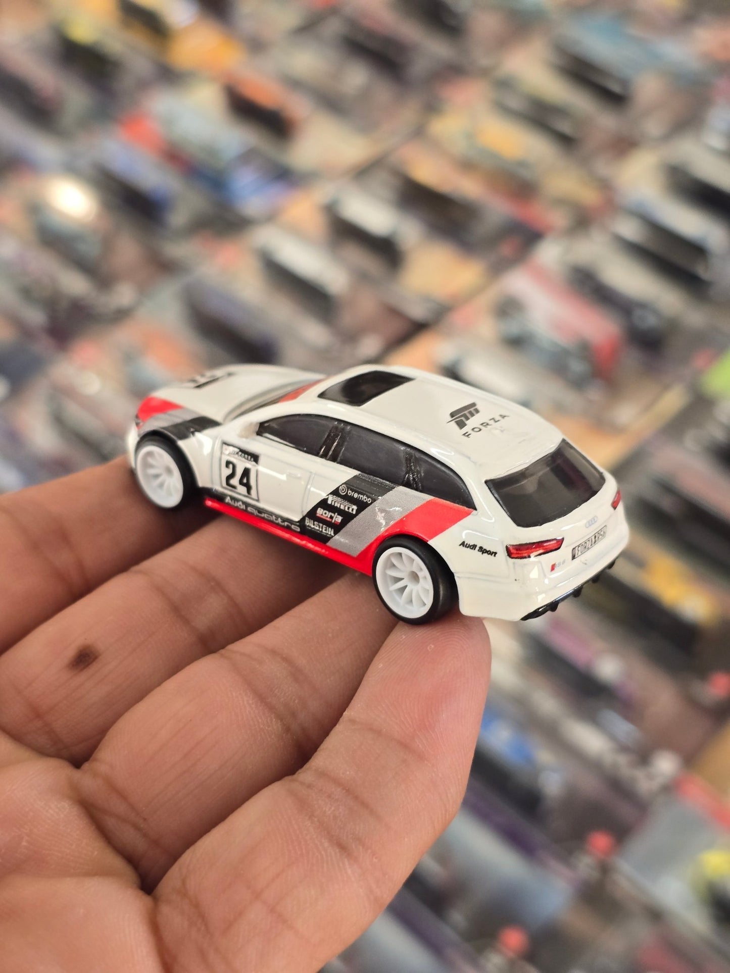 Premium Hot Wheels 2017 Audi RS6 Avant - Forza (Uncarded) - Kinder Logs