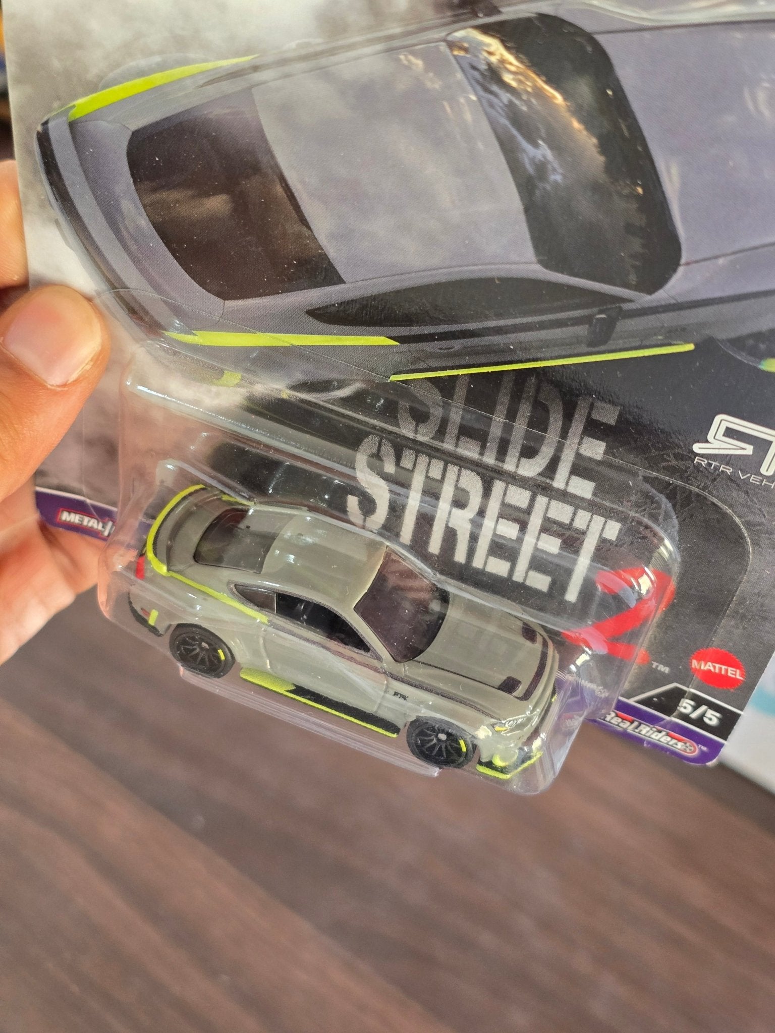 Premium Hot Wheels 2018 Ford Mustang RTR Spec 5 (Imported) - Kinder Logs