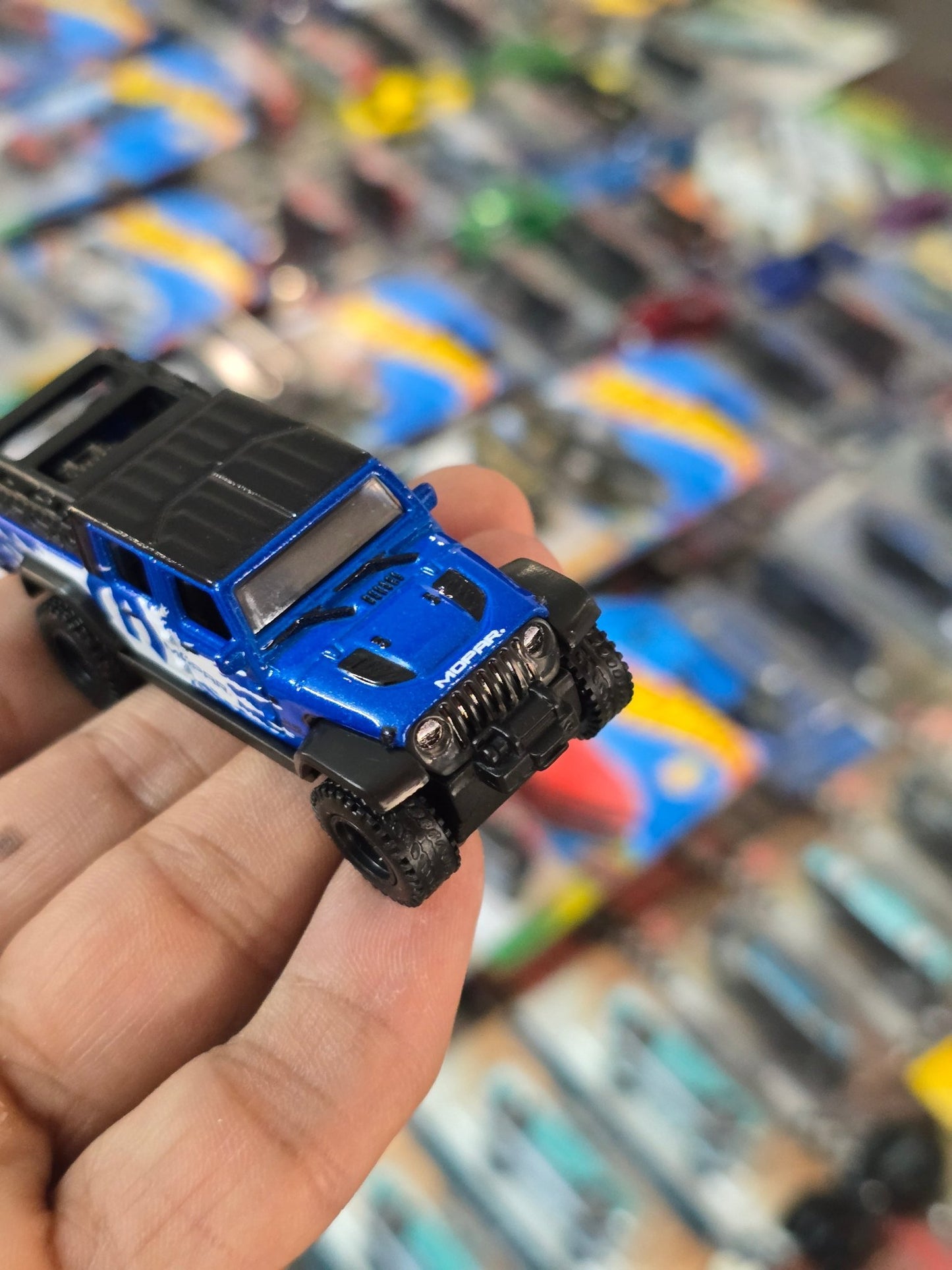 Premium Hot Wheels 2020 Jeep Gladiator - Blue (Uncarded) - Kinder Logs