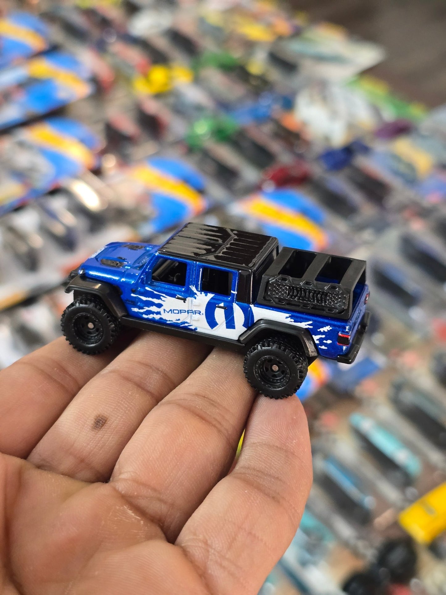 Premium Hot Wheels 2020 Jeep Gladiator - Blue (Uncarded) - Kinder Logs
