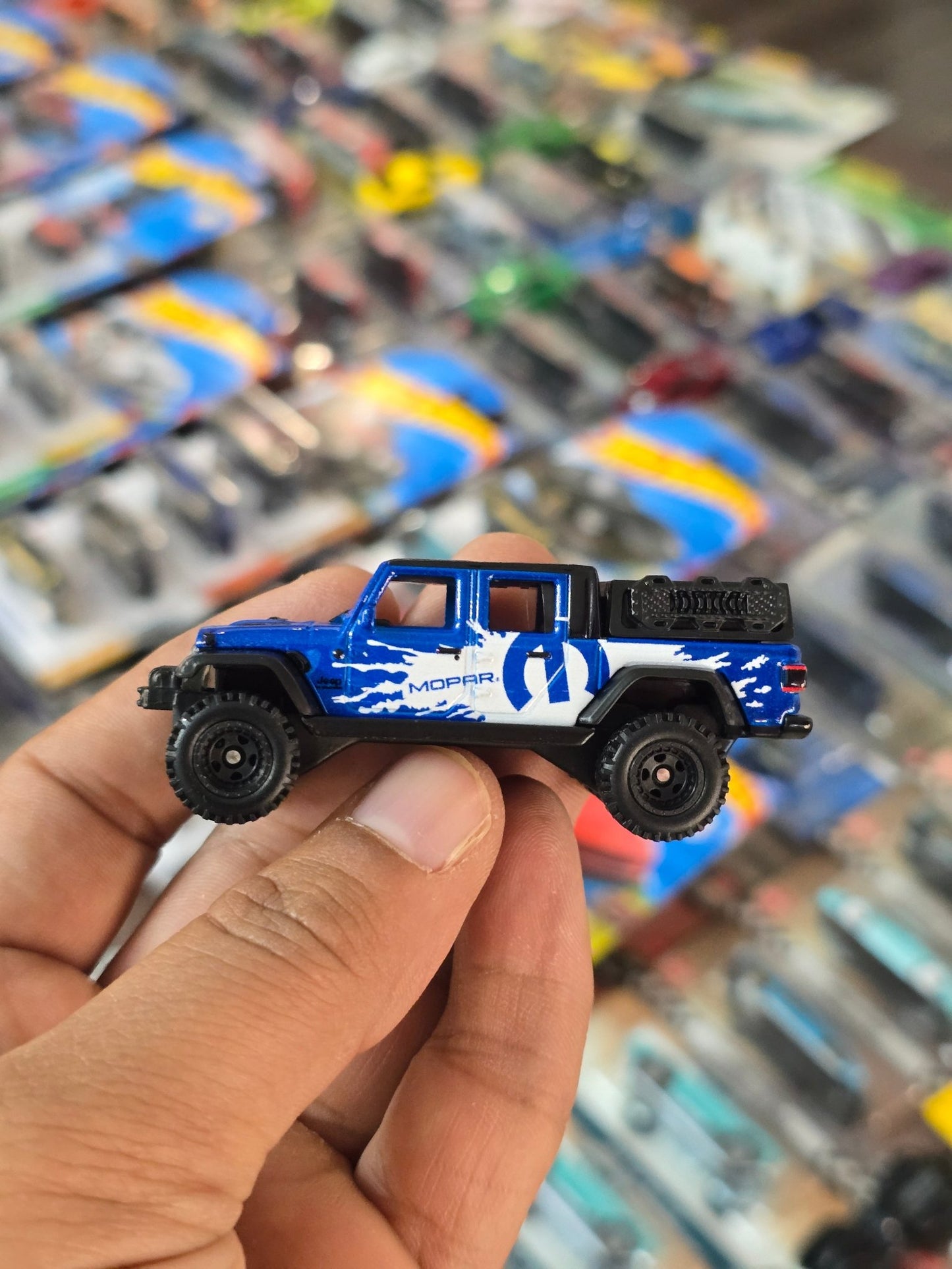 Premium Hot Wheels 2020 Jeep Gladiator - Blue (Uncarded) - Kinder Logs