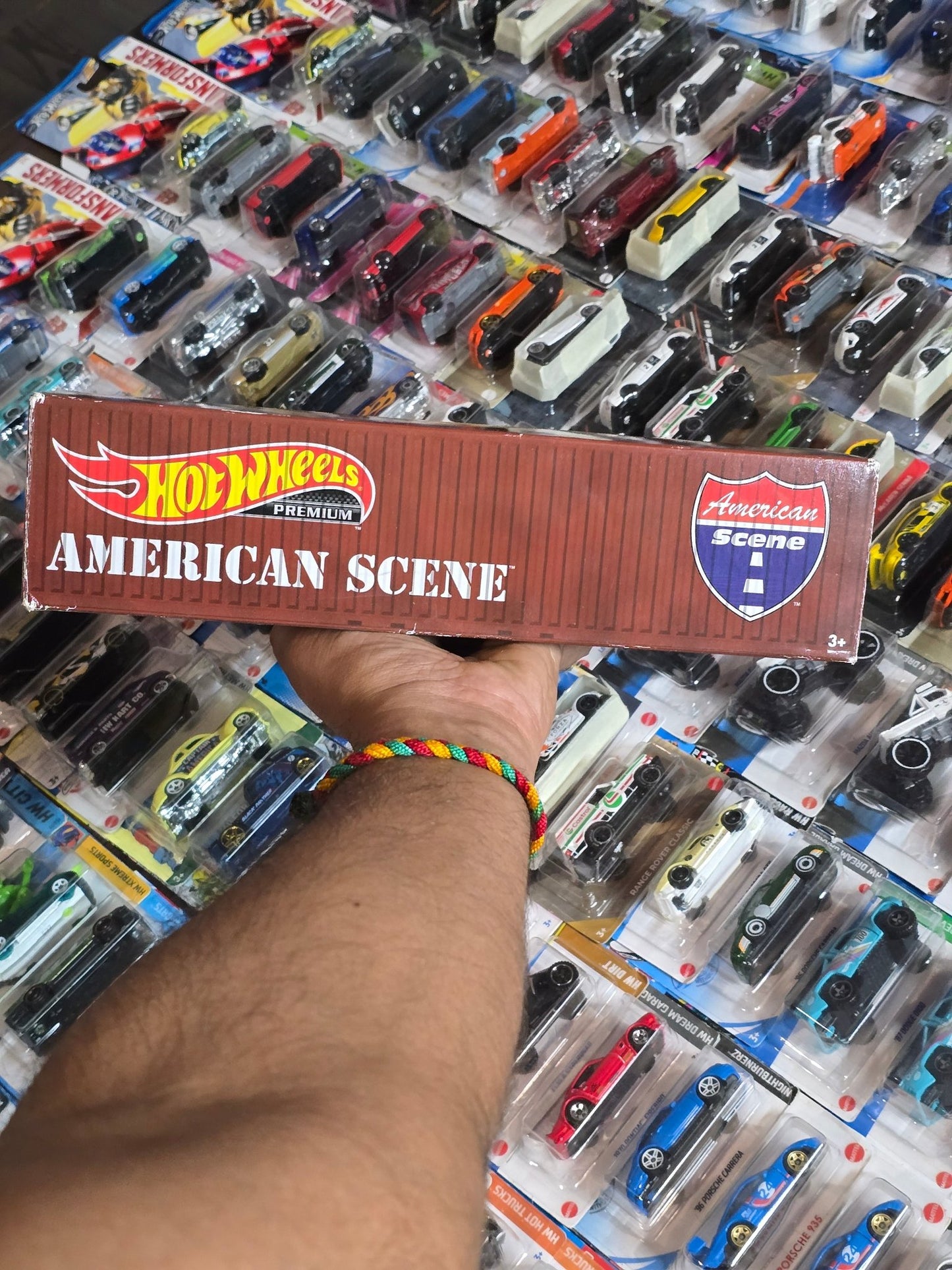 Premium Hot Wheels American Scene Container (5 Cars Pack) - Kinder Logs