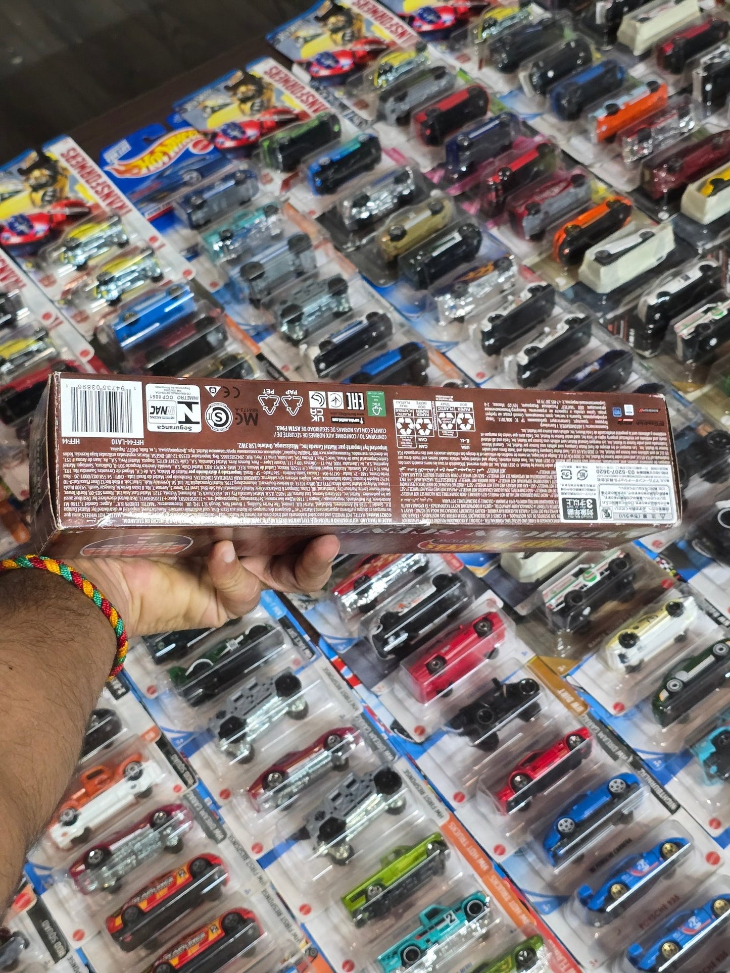 Premium Hot Wheels American Scene Container (5 Cars Pack) - Kinder Logs