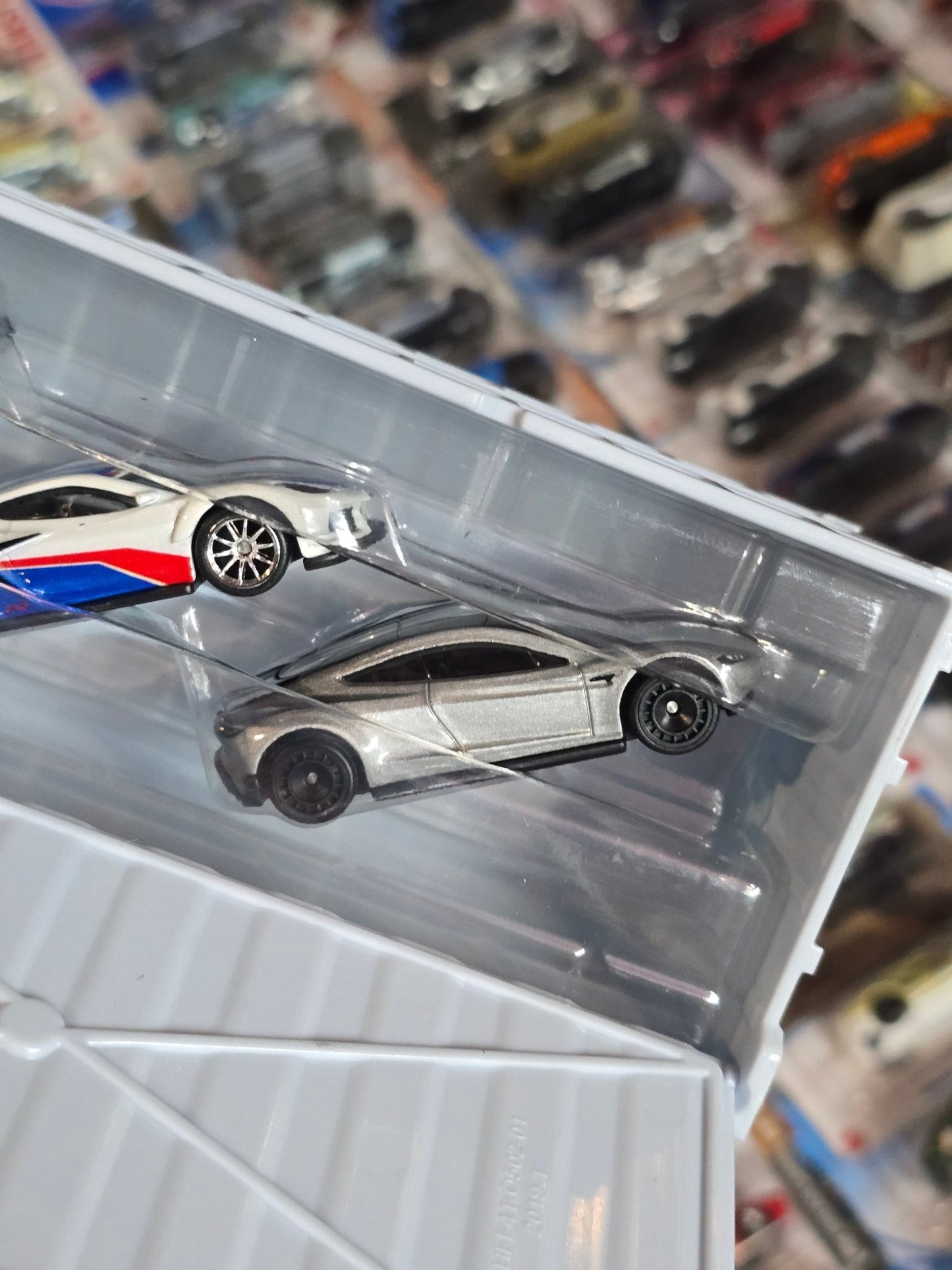 Premium Hot Wheels American Scene Container (5 Cars Pack) - Kinder Logs