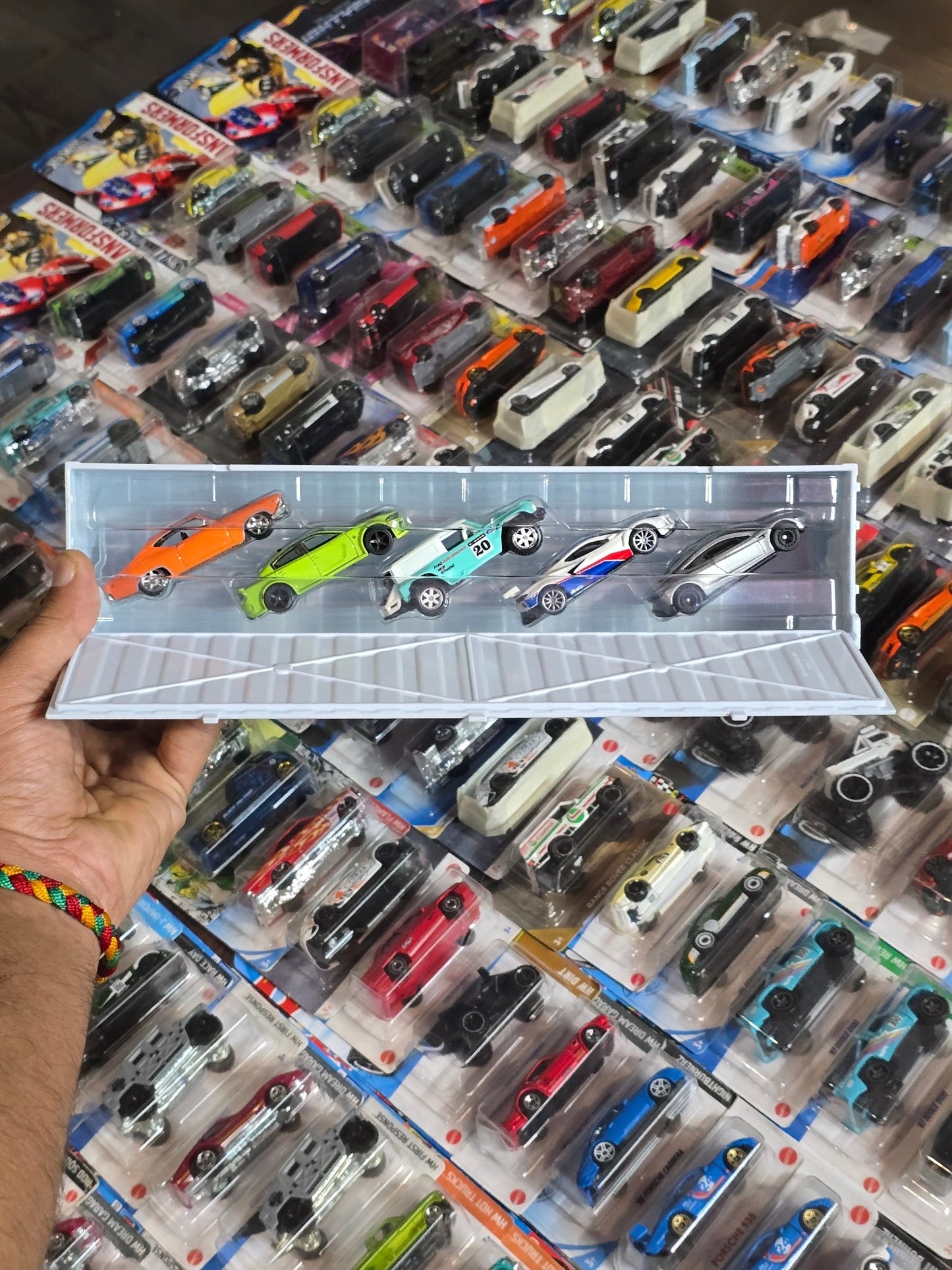 Premium Hot Wheels American Scene Container (5 Cars Pack) - Kinder Logs
