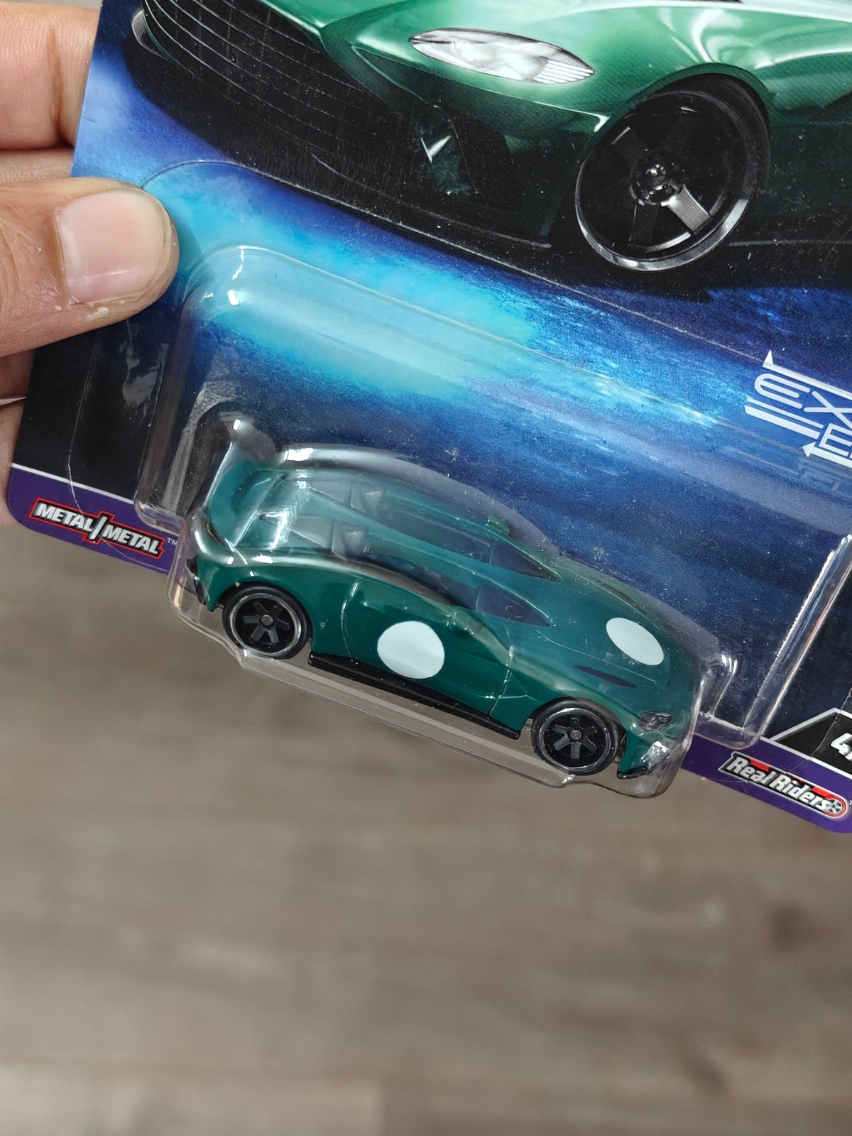 Premium Hot Wheels Aston Martin V12 Speedster (Imported) - Kinder Logs