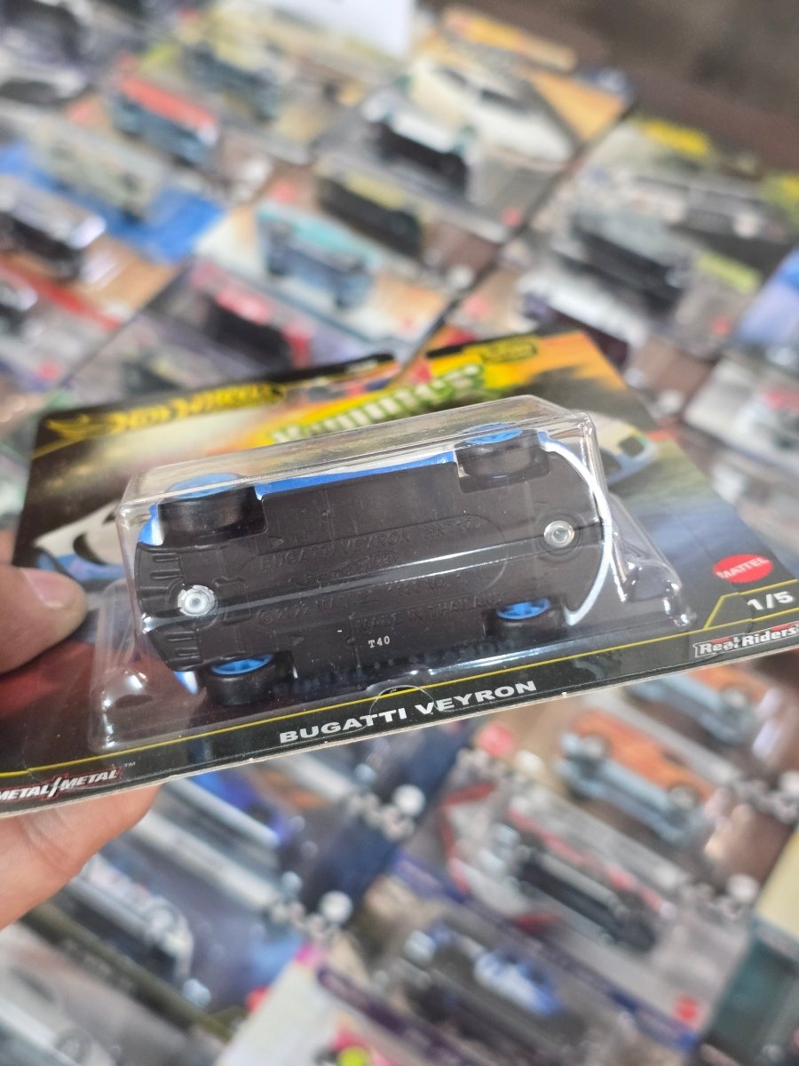 Premium Hot Wheels Bugatti Veyron - Hammer Drop (Imported) - Kinder Logs