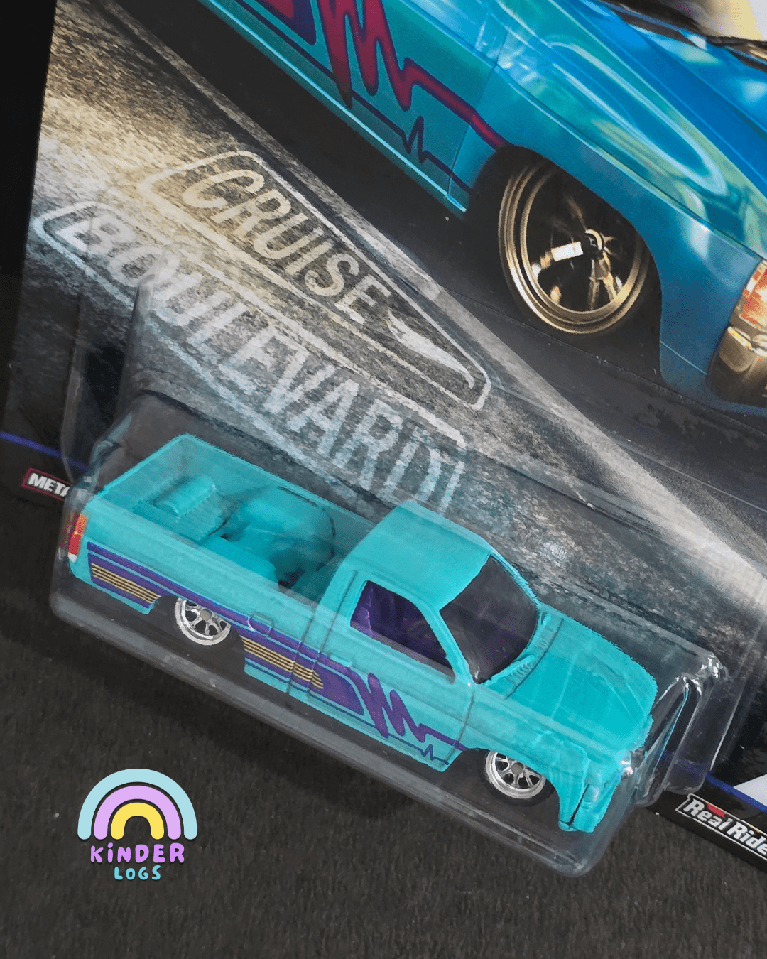 Premium Hot Wheels Custom 1993 Nissan Hardbody (D21) - Cruise Boulevard - Kinder Logs