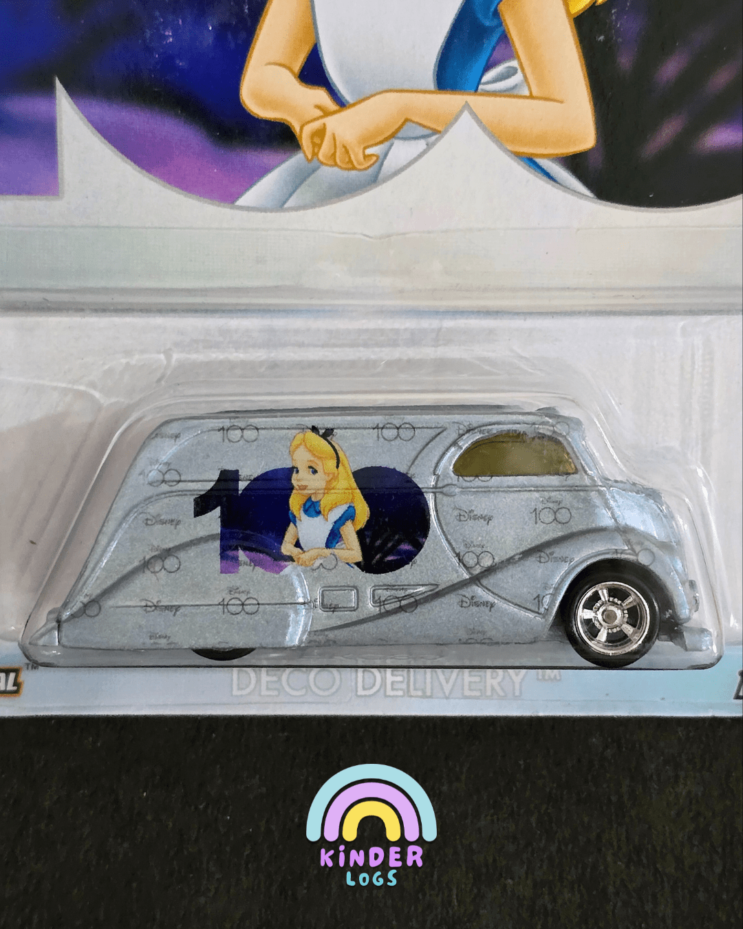 Premium Hot Wheels Deco Delivery - Disney 100 Edition (Alice in Wonderland) - Kinder Logs