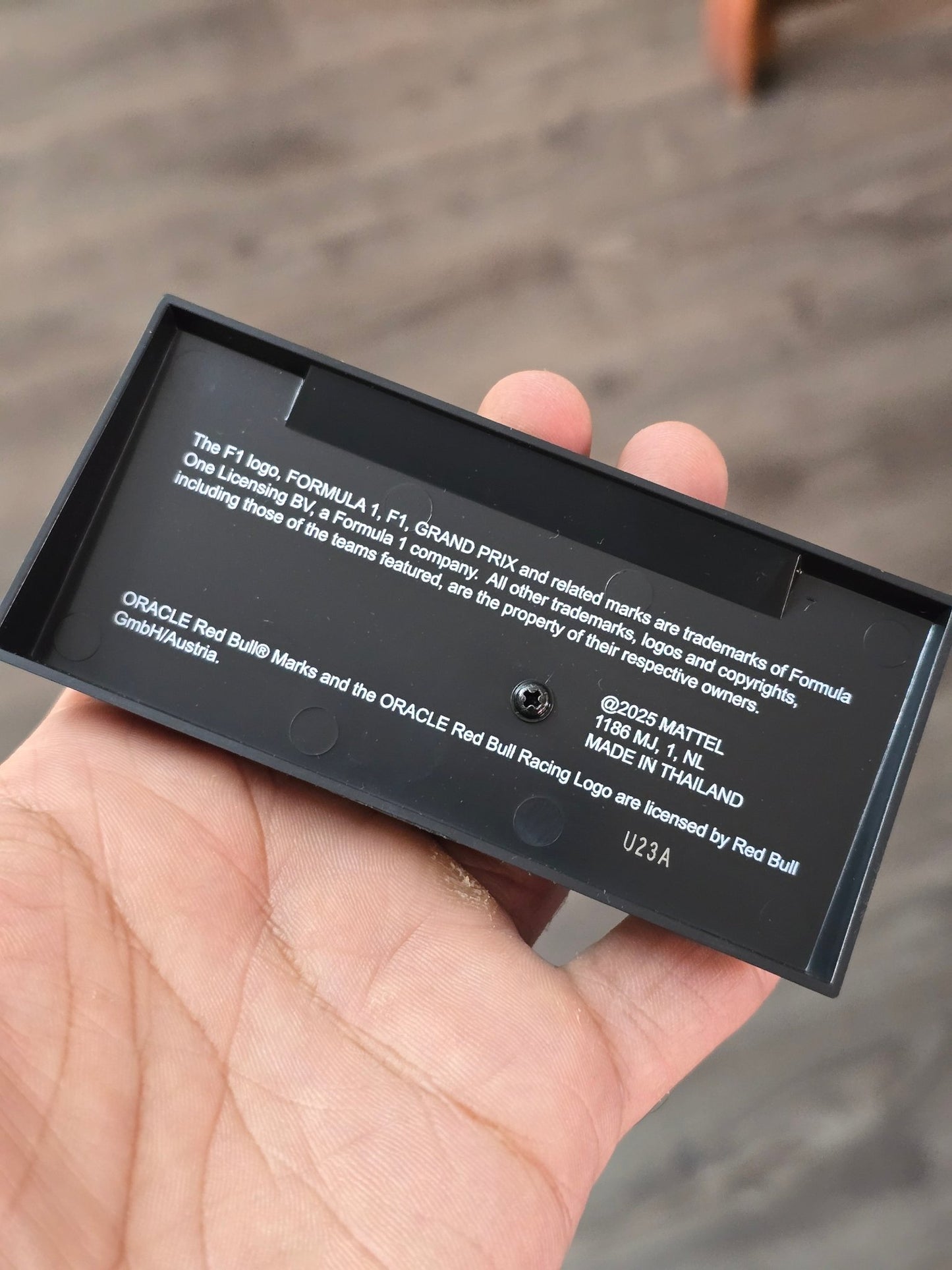 Premium Hot Wheels Formula 1 Oracle Red Bull Racing - RB20 (11) - Kinder Logs