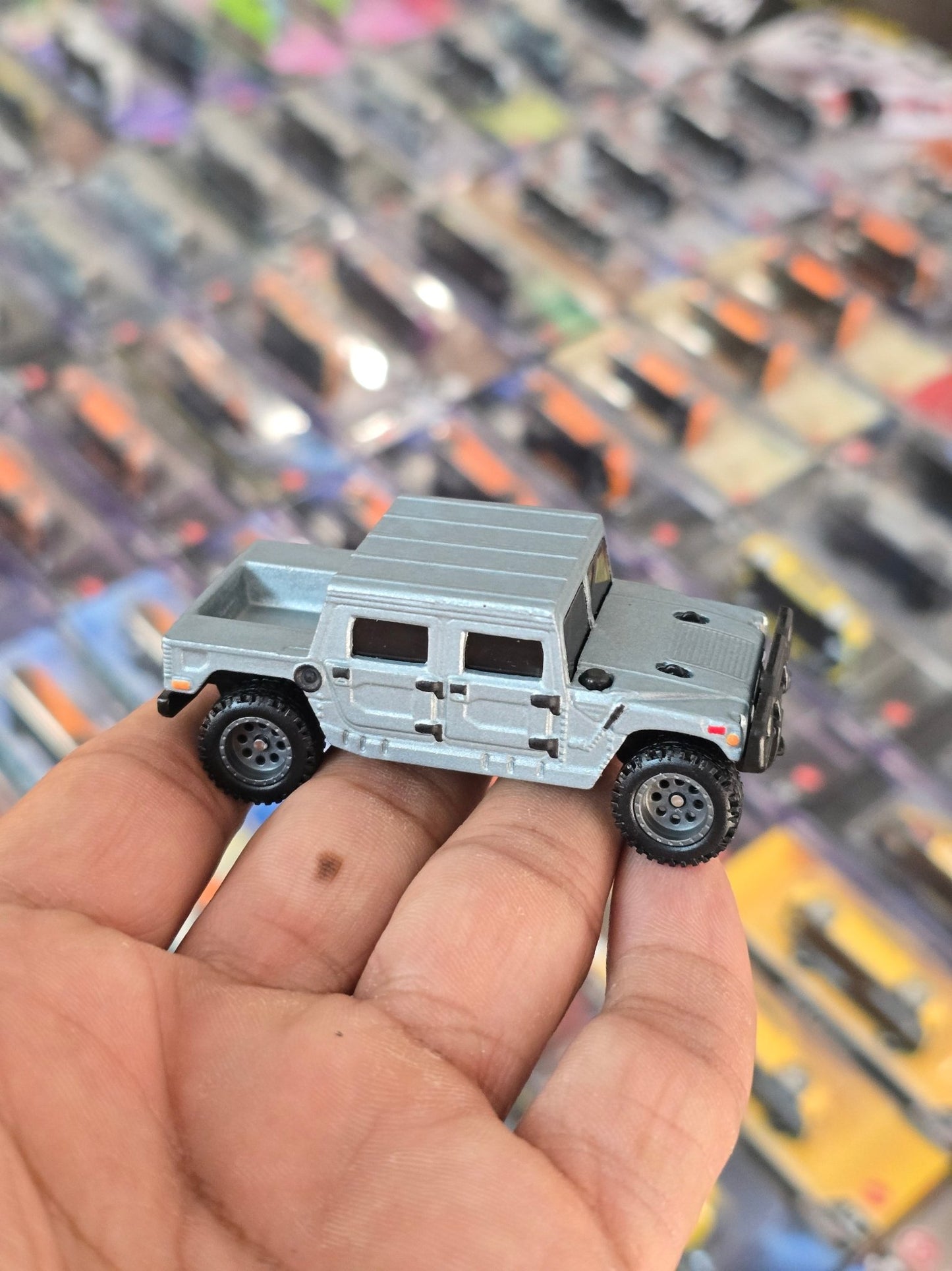 Premium Hot Wheels Hummer H1 (Uncarded) - Kinder Logs