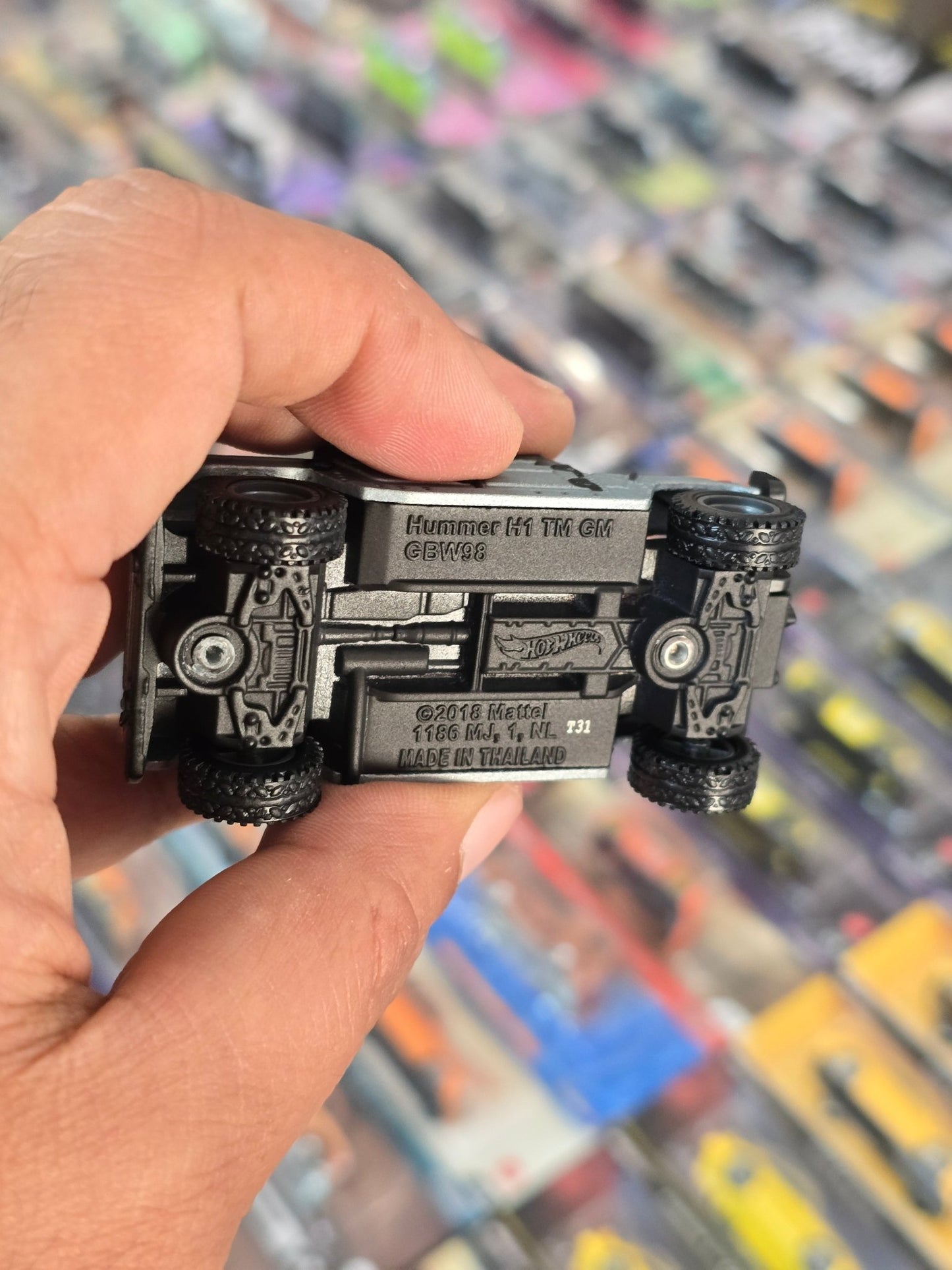 Premium Hot Wheels Hummer H1 (Uncarded) - Kinder Logs