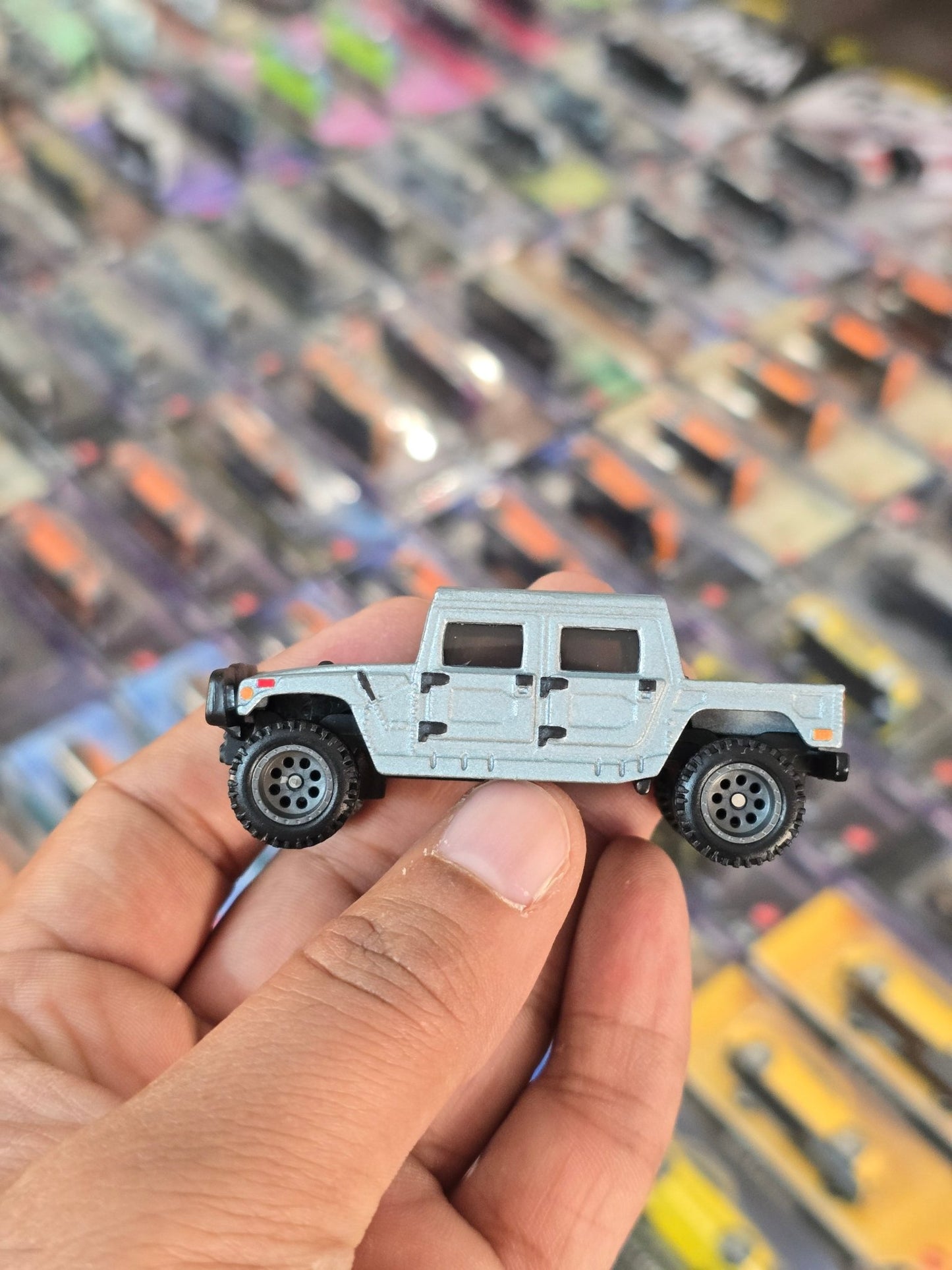 Premium Hot Wheels Hummer H1 (Uncarded) - Kinder Logs
