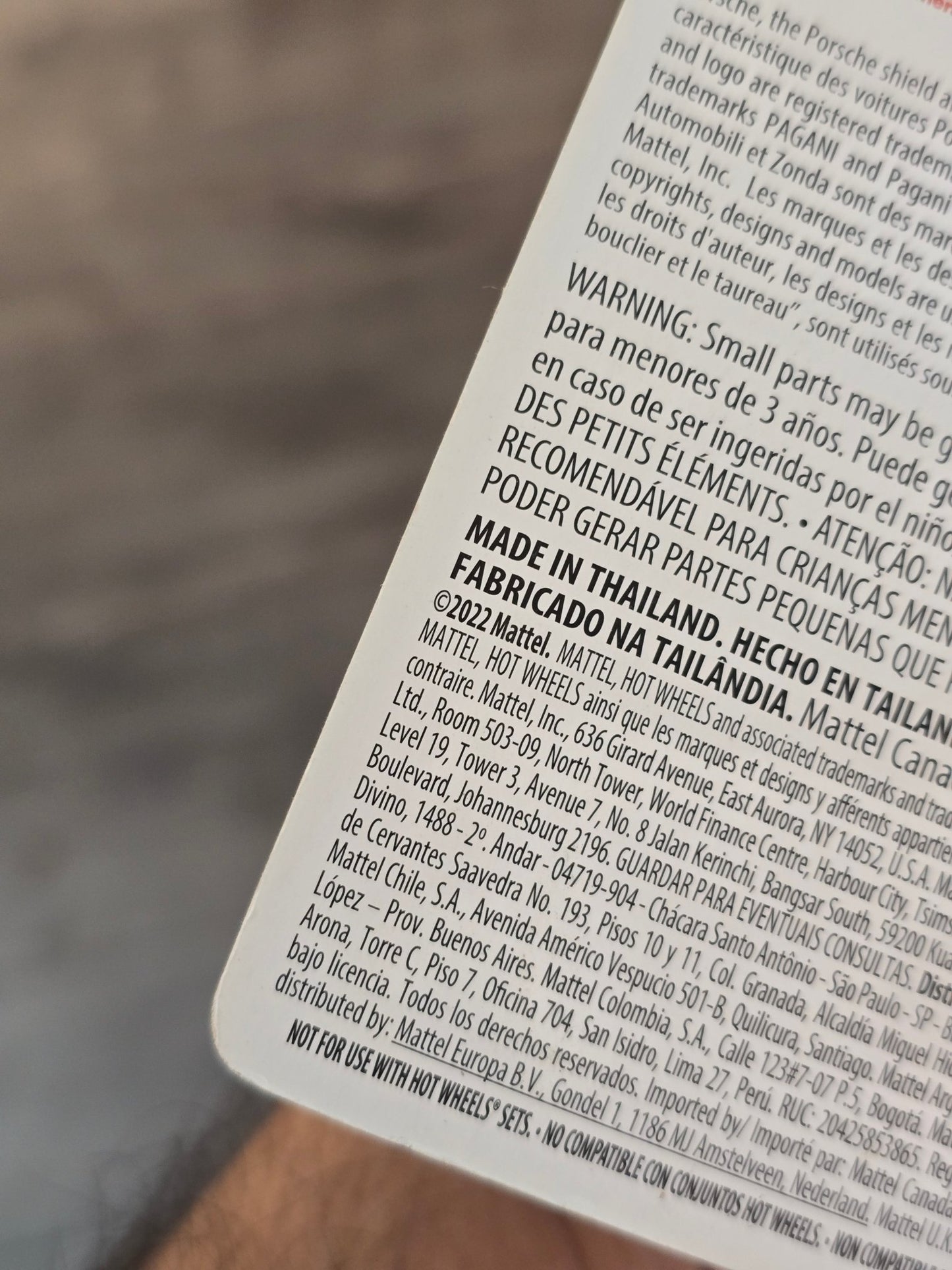 Premium Hot Wheels Lamborghini Veneno - Speed Machines (Imported) - Kinder Logs