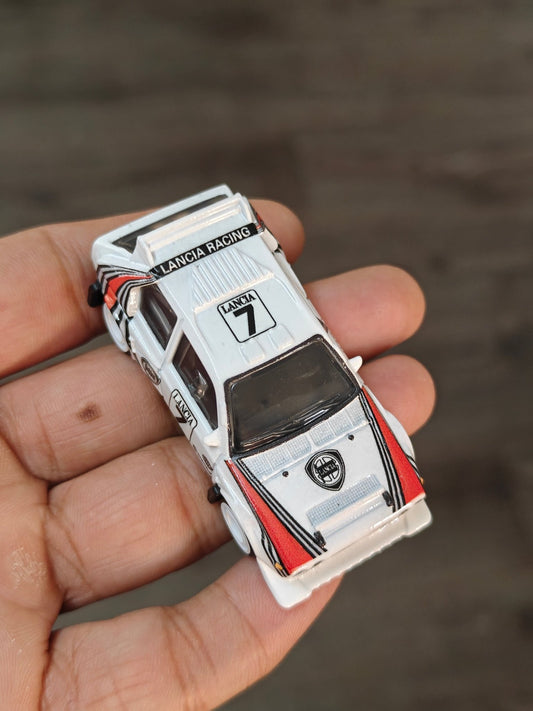 Premium Hot Wheels Lancia Delta S4 - White (Uncarded - New) - Kinder Logs