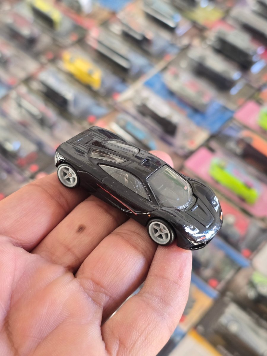 Premium Hot Wheels McLaren F1 - Jay Leno (Uncarded) - Kinder Logs