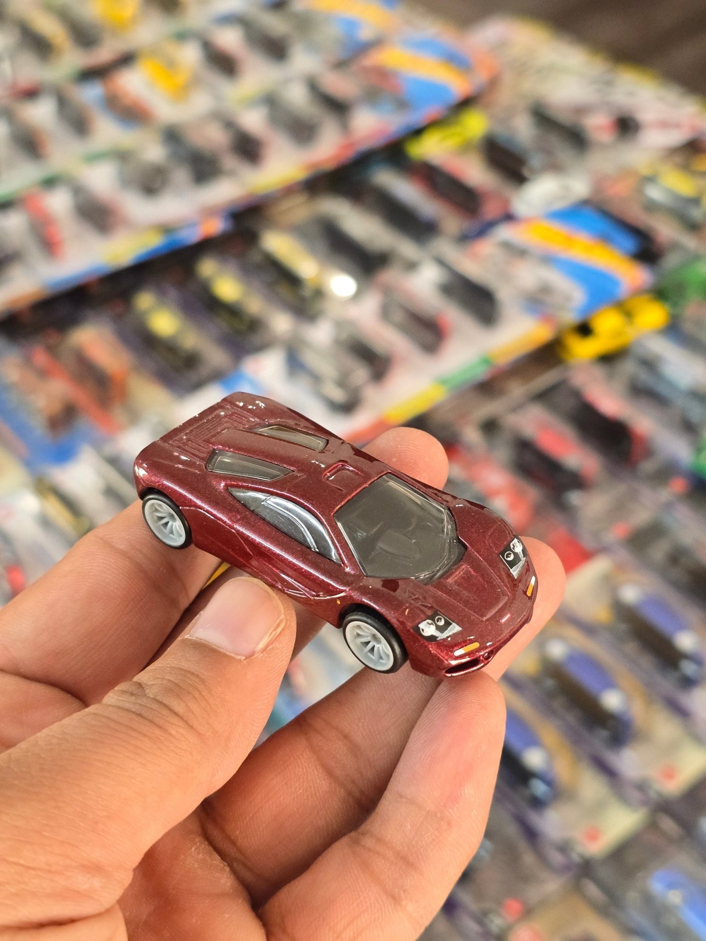 Premium Hot Wheels McLaren F1 (Uncarded) - Kinder Logs
