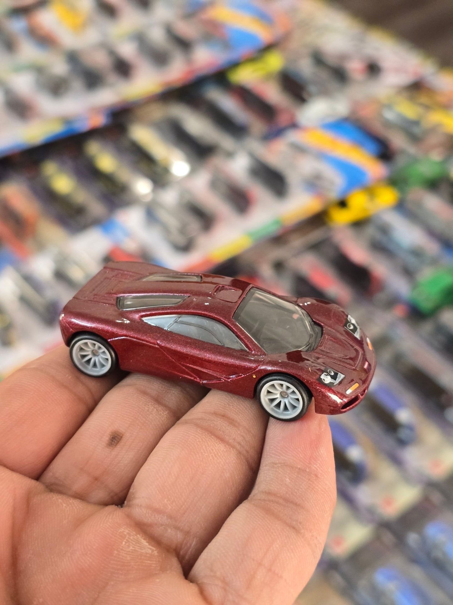 Premium Hot Wheels McLaren F1 (Uncarded) - Kinder Logs