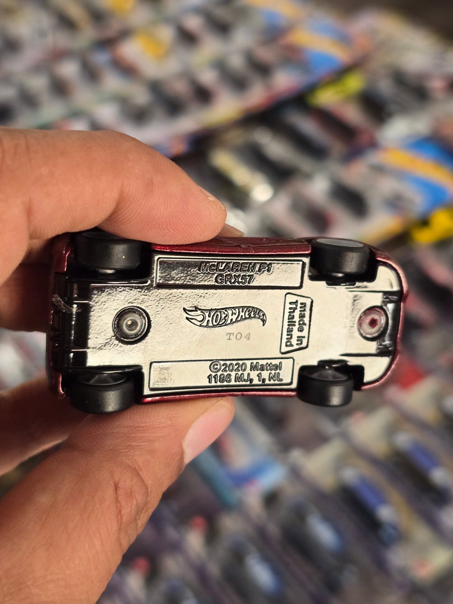Premium Hot Wheels McLaren F1 (Uncarded) - Kinder Logs