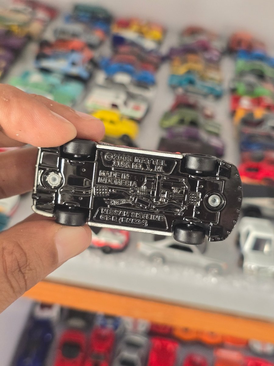 Premium Hot Wheels Nissan Skyline GT - R (BNR34) - Gran Turismo 7 (Uncarded) - Kinder Logs