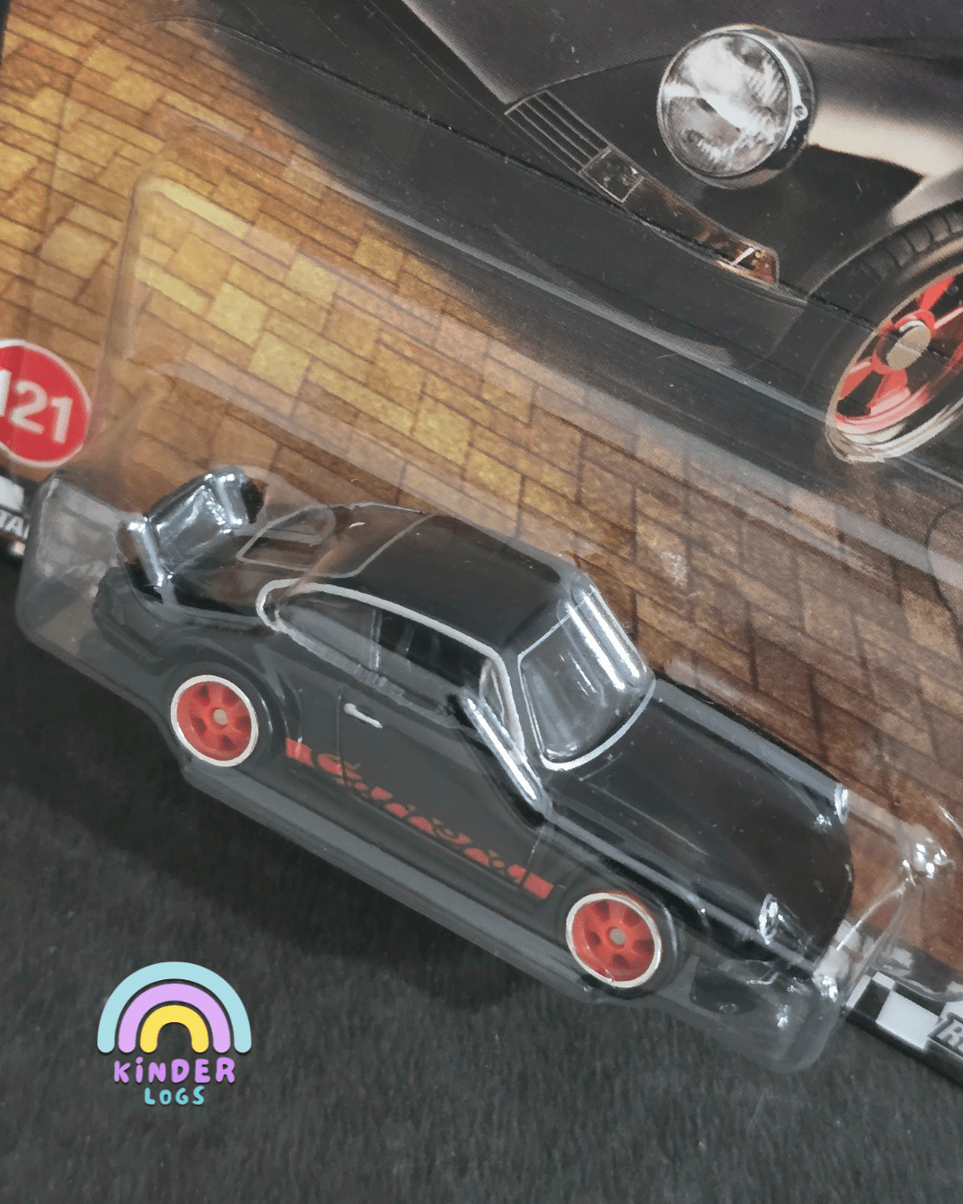 Premium Hot Wheels Porsche 911 Carrera RS 2.7 - Boulevard 121 (Imported) - Kinder Logs