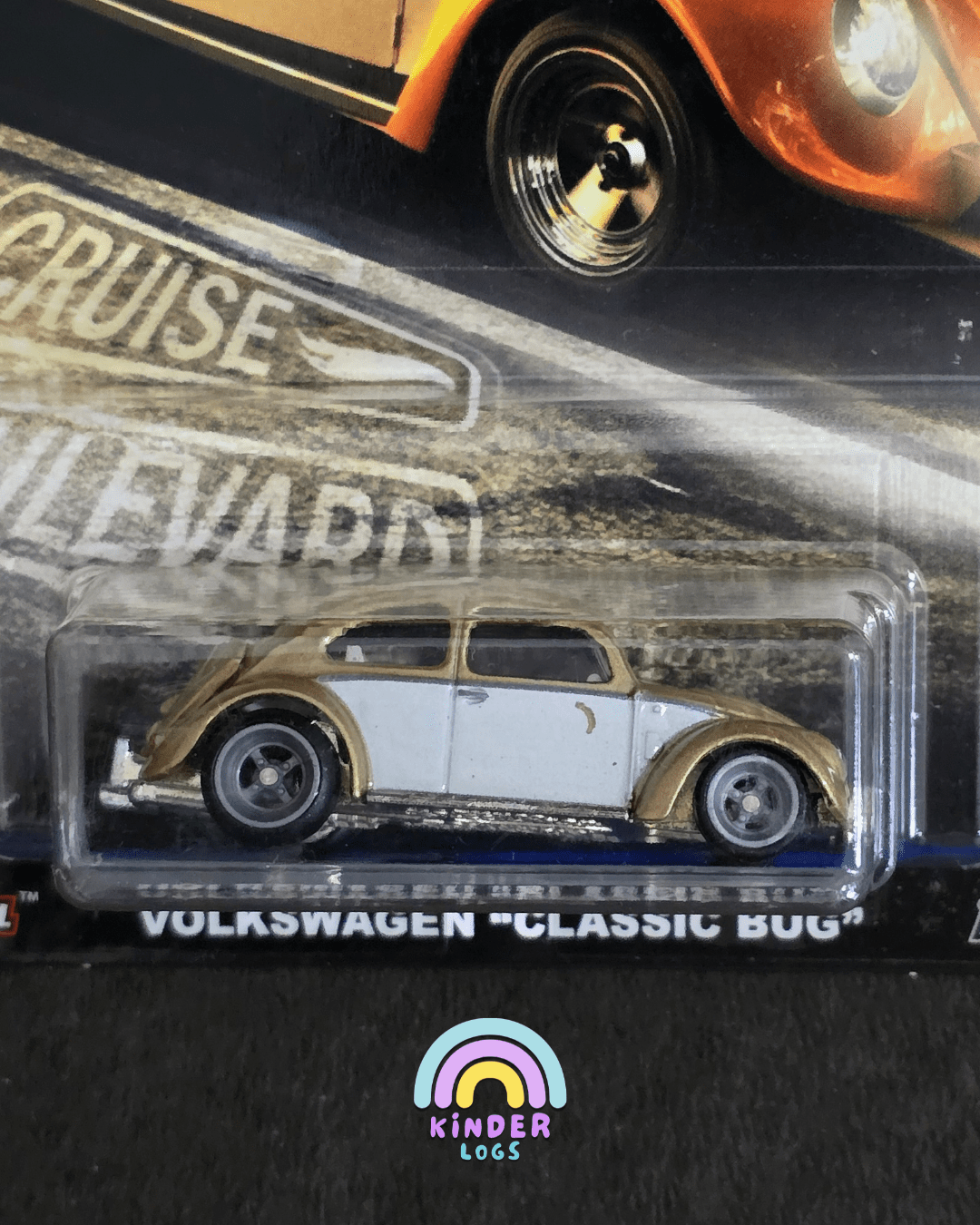 Premium Hot Wheels Volkswagen Classic Bug - Cruise Boulevard - Kinder Logs