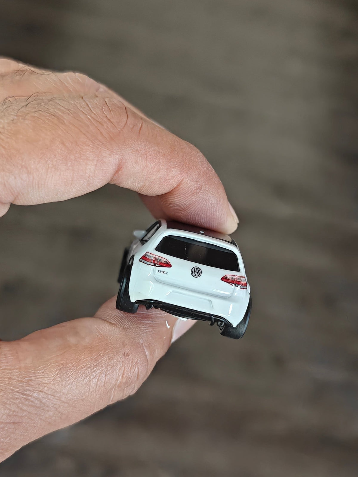 Premium Hot Wheels Volkswagen Golf MK7 GTI - Deutschland Design (Uncarded - New) - Kinder Logs