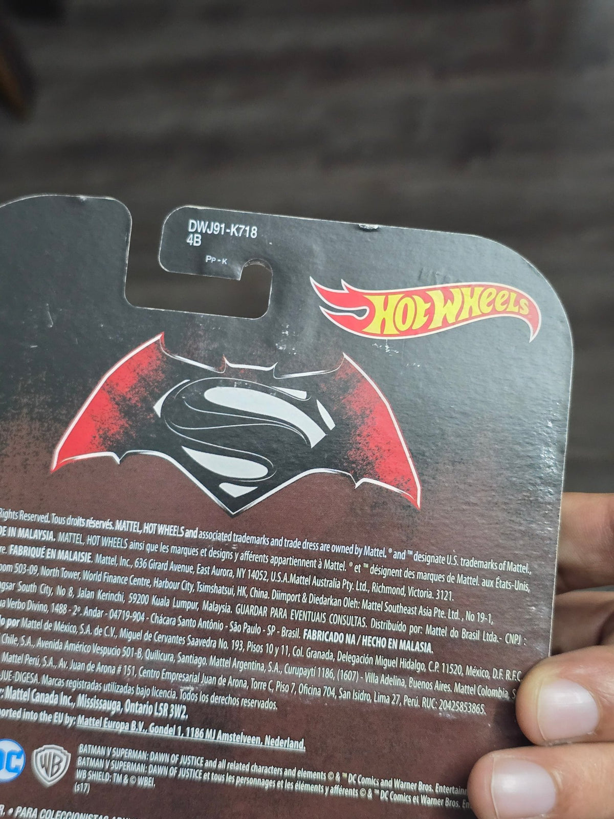Real Riders Hot Wheels Batmobile (Rare Card) - Kinder Logs