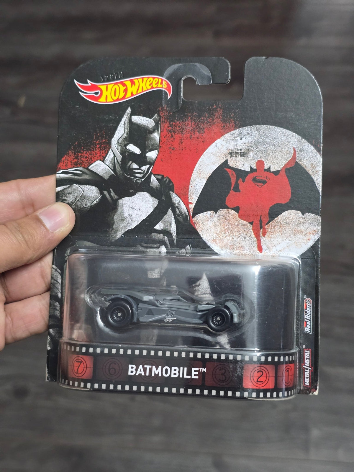 Real Riders Hot Wheels Batmobile (Rare Card) - Kinder Logs