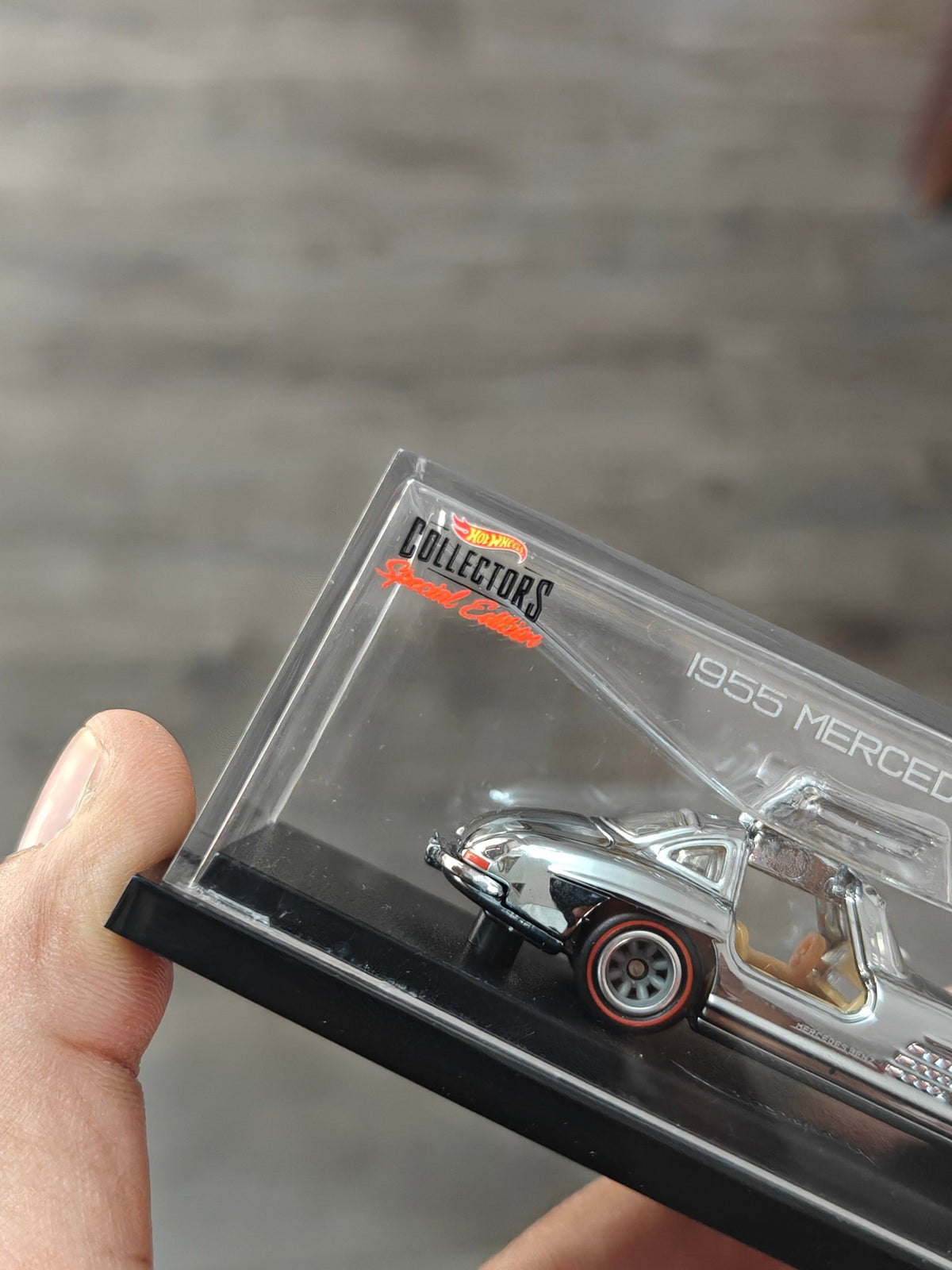 RLC Hot Wheels 1955 Mercedes-Benz 300 SL Special Edition (Silver Chrome) - Kinder Logs