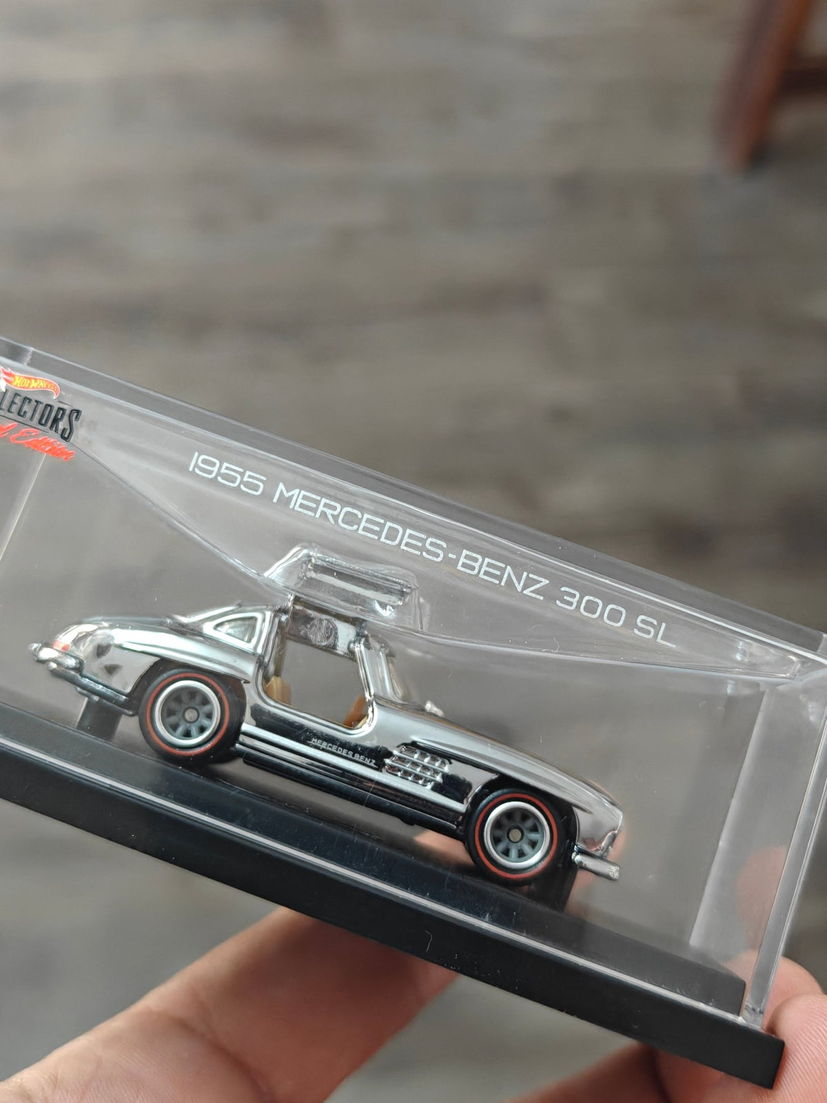 RLC Hot Wheels 1955 Mercedes-Benz 300 SL Special Edition (Silver Chrome) - Kinder Logs