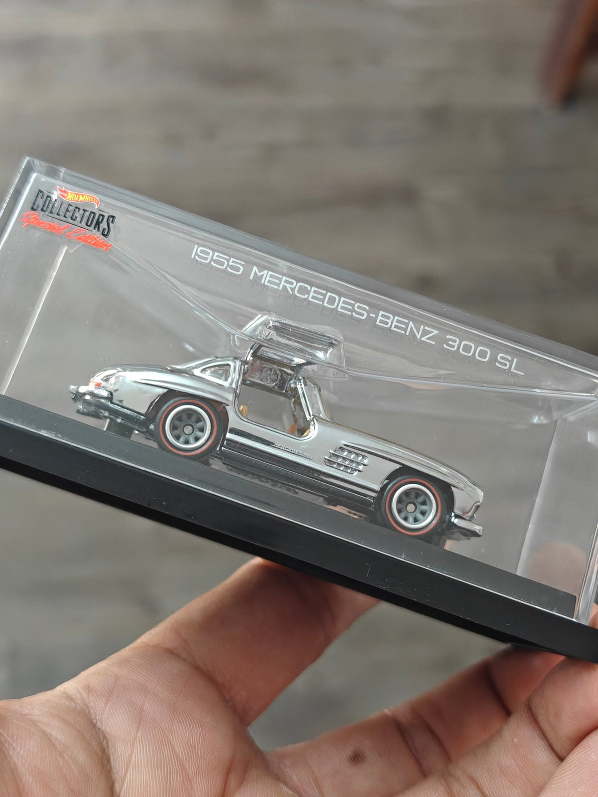 RLC Hot Wheels 1955 Mercedes-Benz 300 SL Special Edition (Silver Chrome) - Kinder Logs