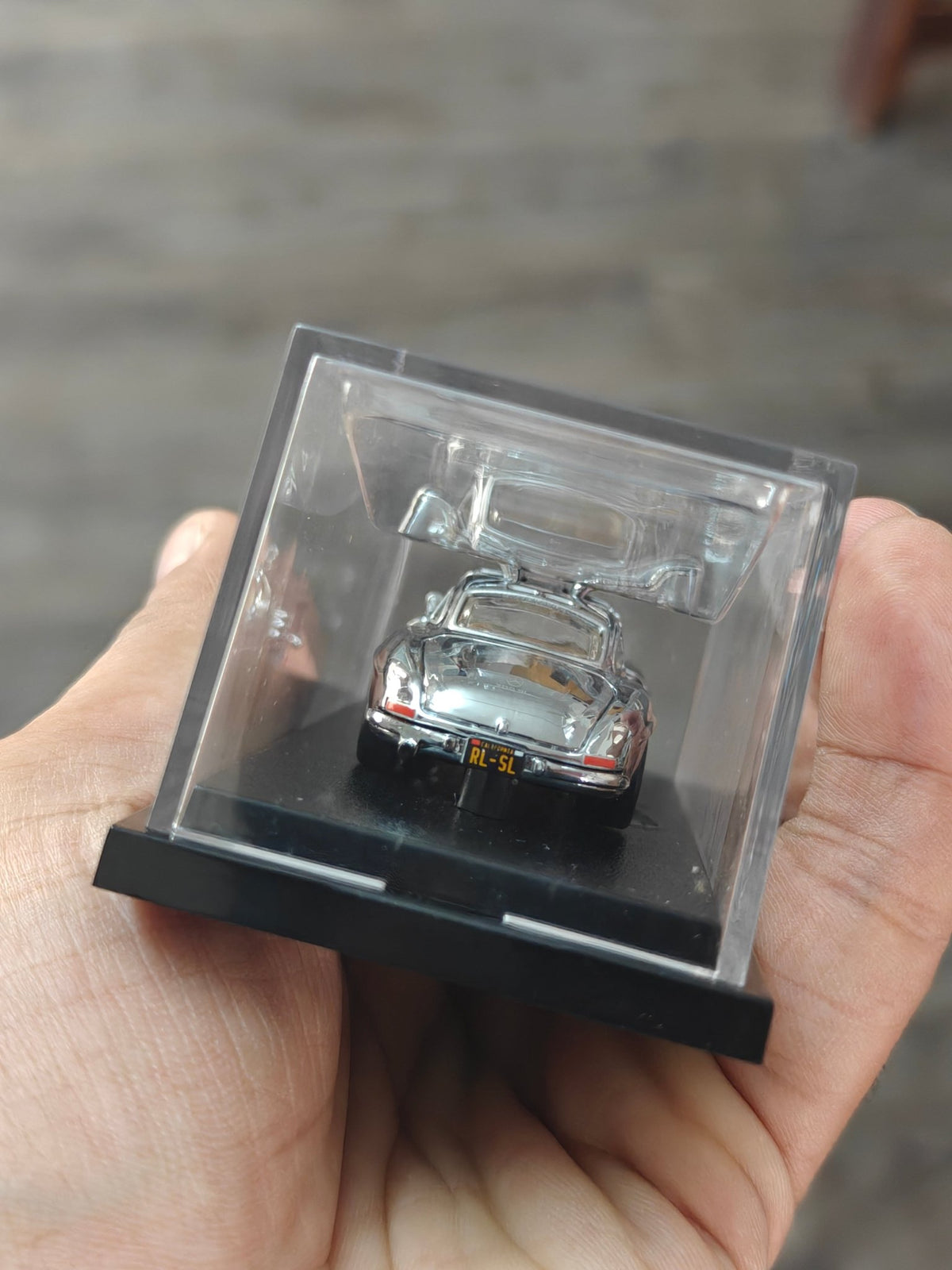 RLC Hot Wheels 1955 Mercedes-Benz 300 SL Special Edition (Silver Chrome) - Kinder Logs