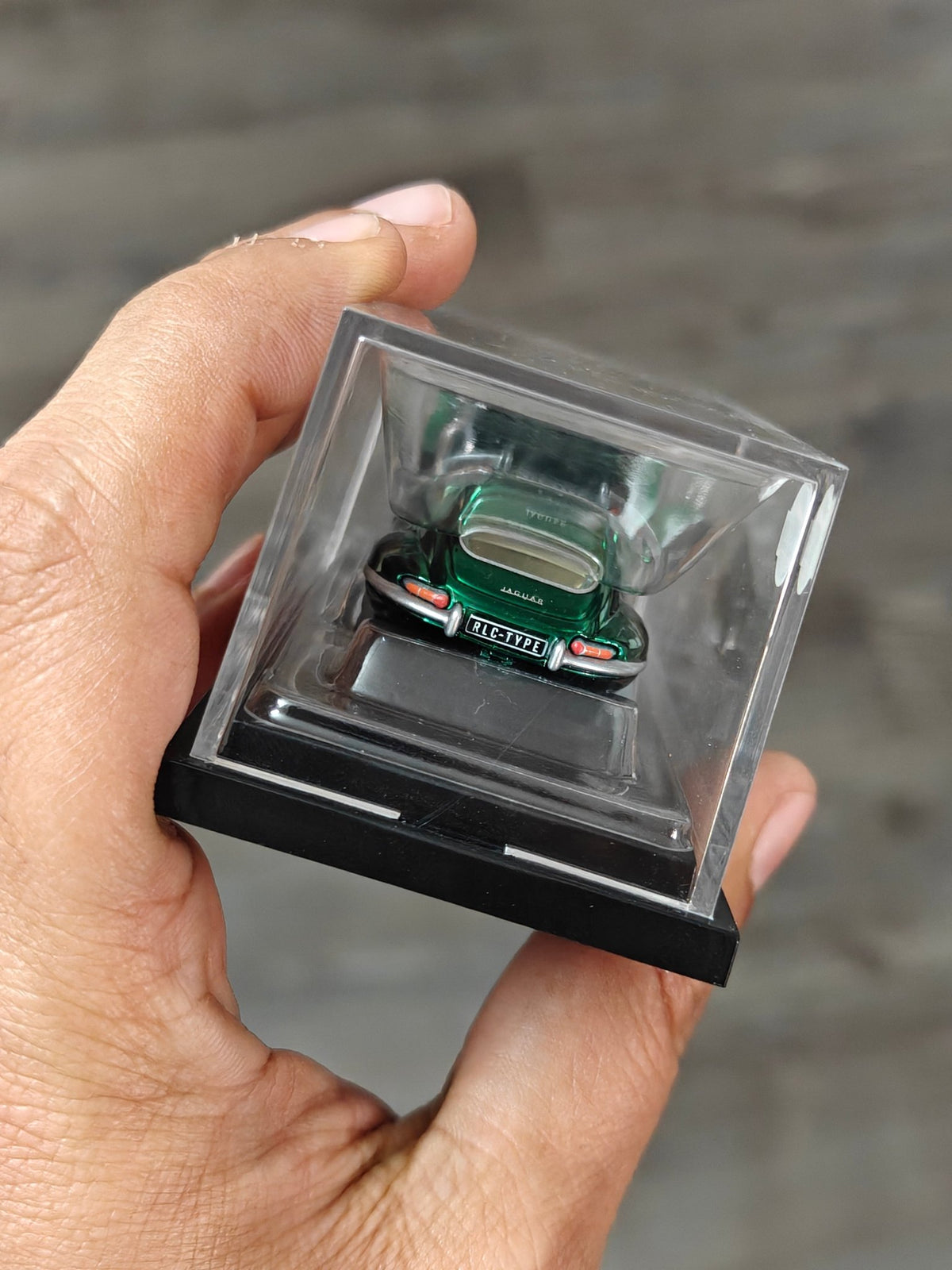 RLC Hot Wheels 1964 Jaguar E - Type (Spectraflame Green) - Kinder Logs