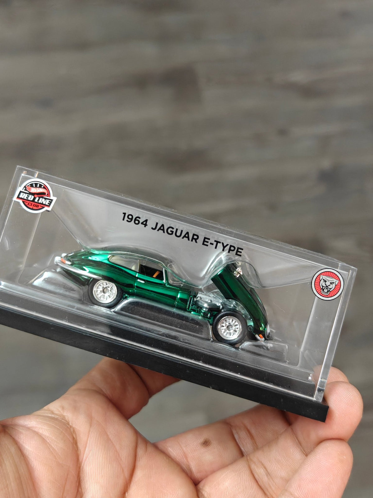 RLC Hot Wheels 1964 Jaguar E - Type (Spectraflame Green) - Kinder Logs