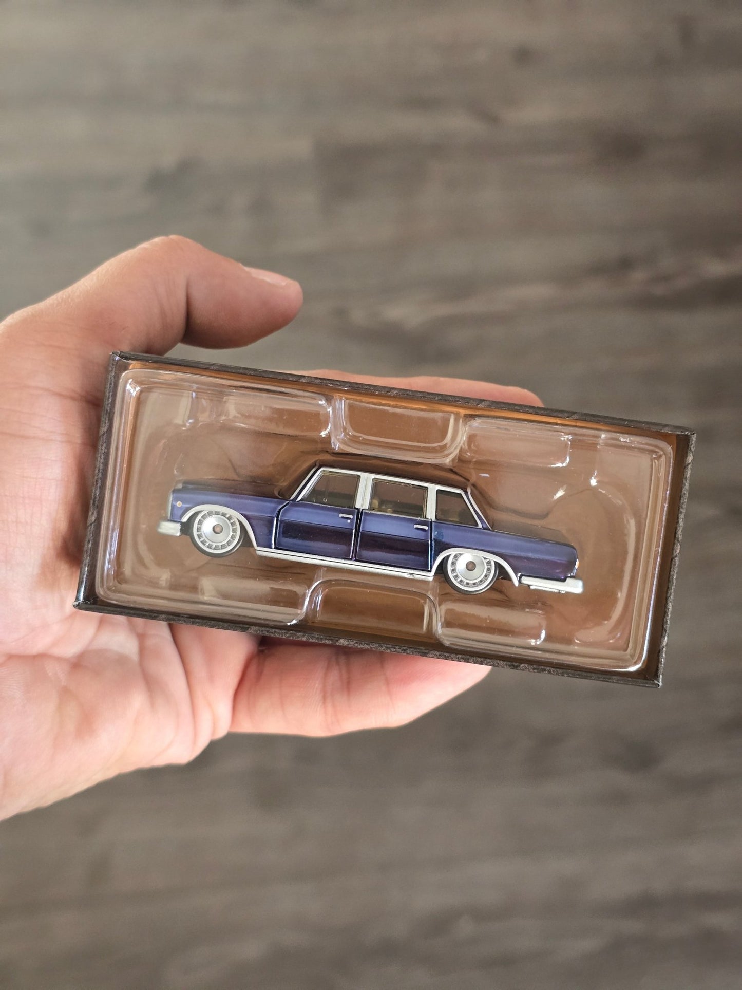 RLC Hot Wheels 1964 Mercedes - Benz 600 "Pullman" (Spectraflame Steel Blue) - Kinder Logs