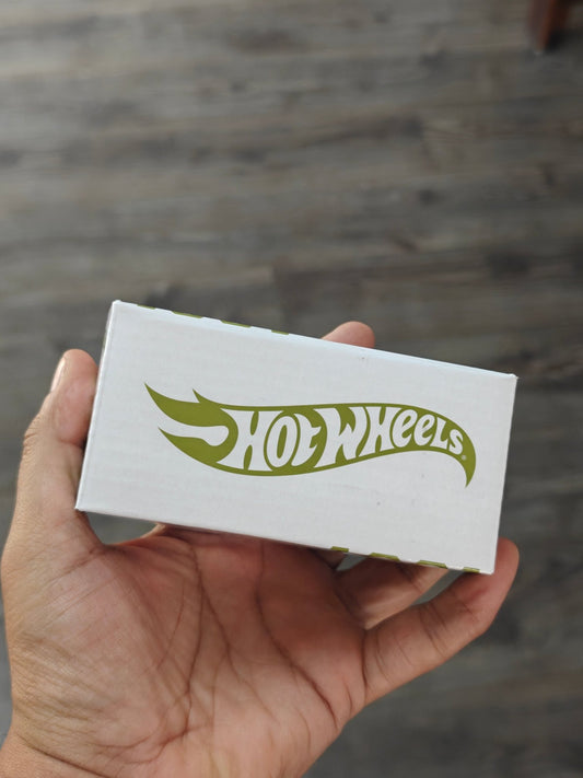 RLC Hot Wheels 1991 BMW M3 (Spectraflame Oilve) - Kinder Logs