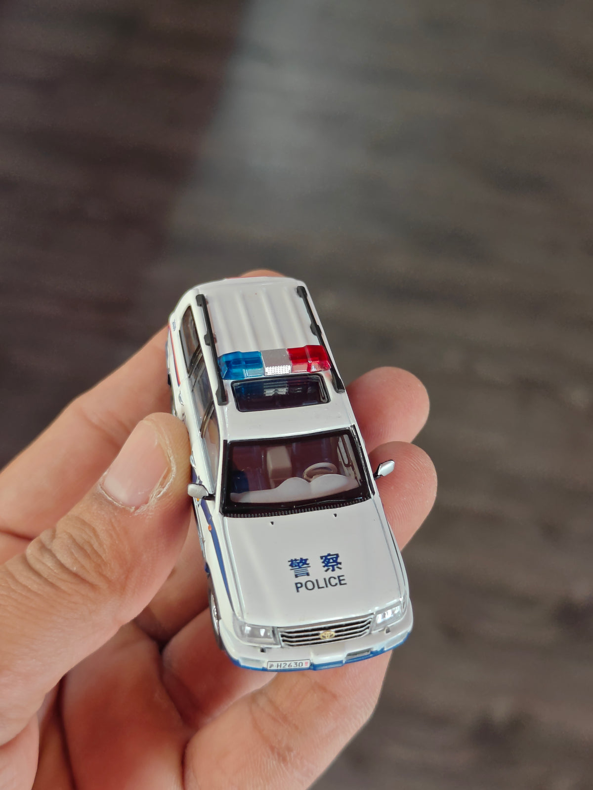 XCar Toys Toyota Land Cruiser Police - J100 Series (Open Box)